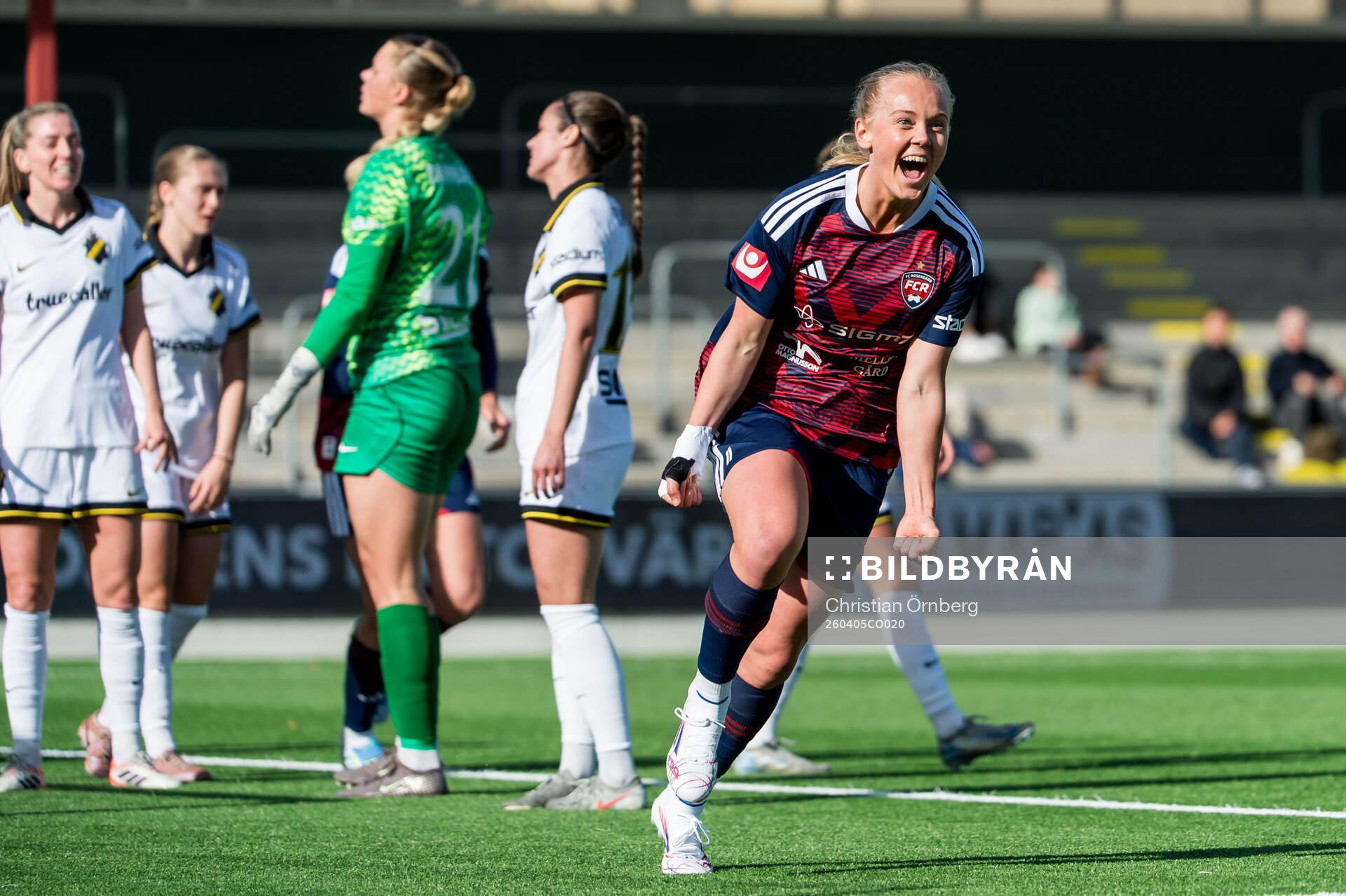 Rosengårds Molly Johansson jublar