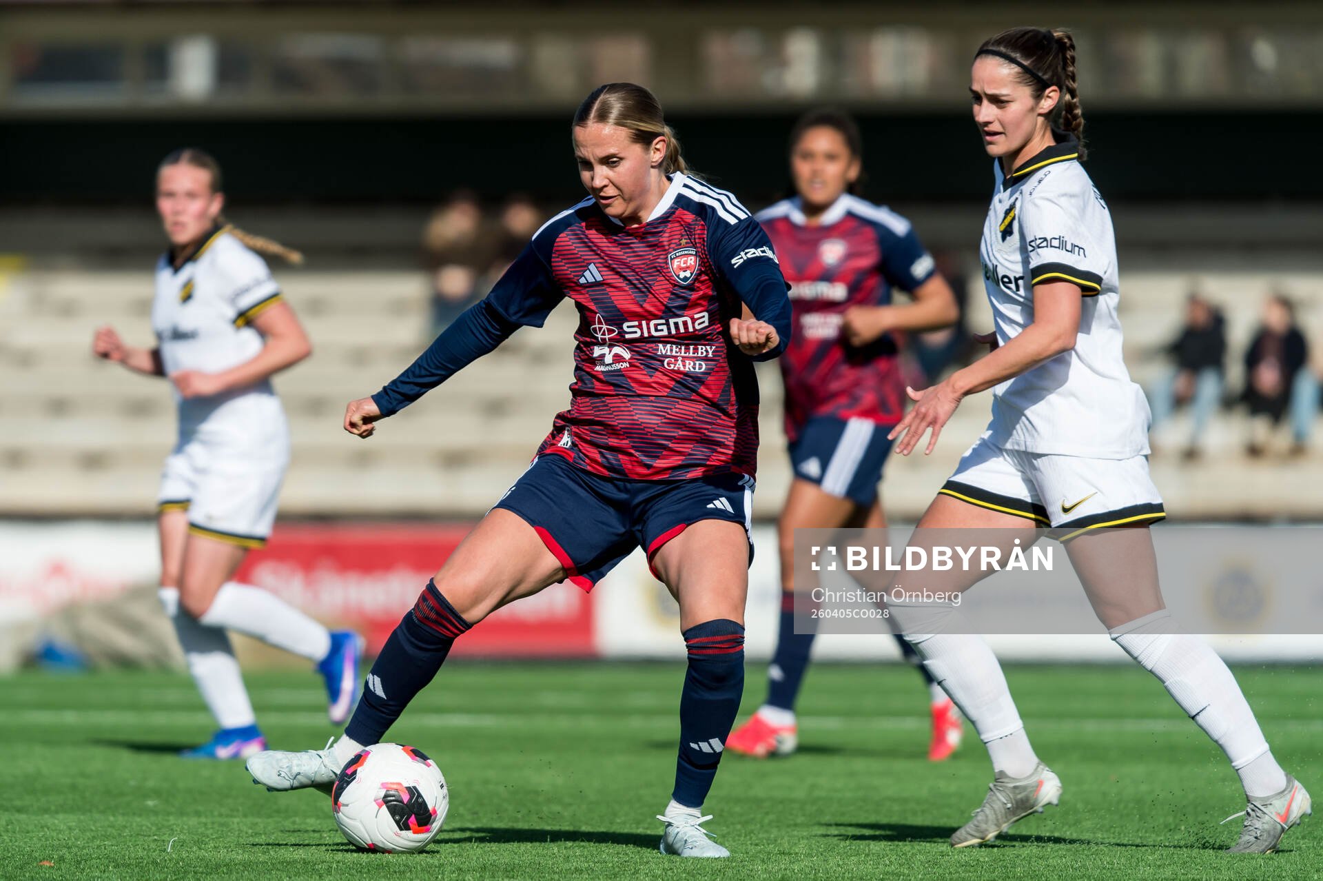 Rosengårds Ria Noora Minerva Öling och AIKs Daniella