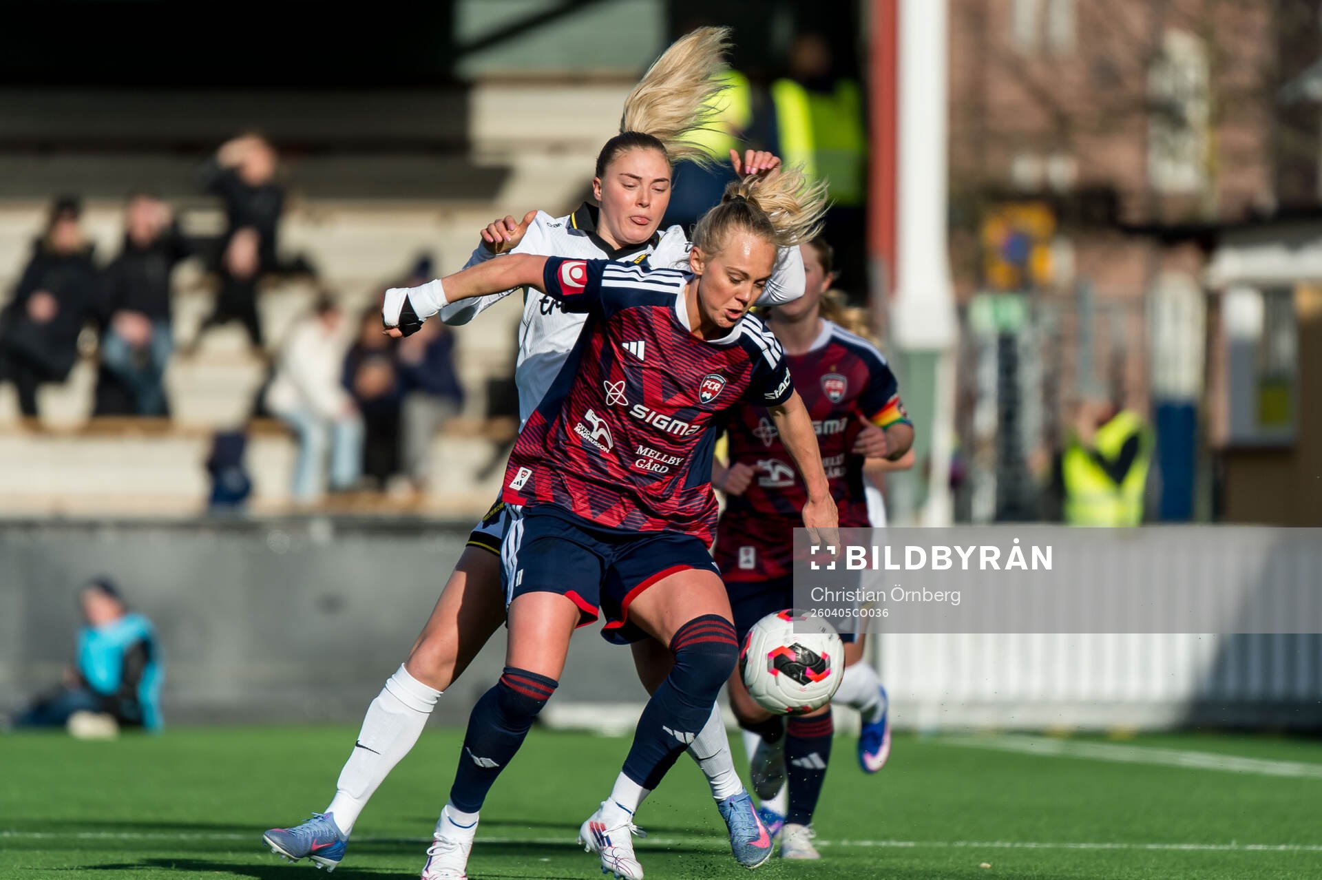 AIKs Ida Björnberg och Rosengårds Molly Johansson