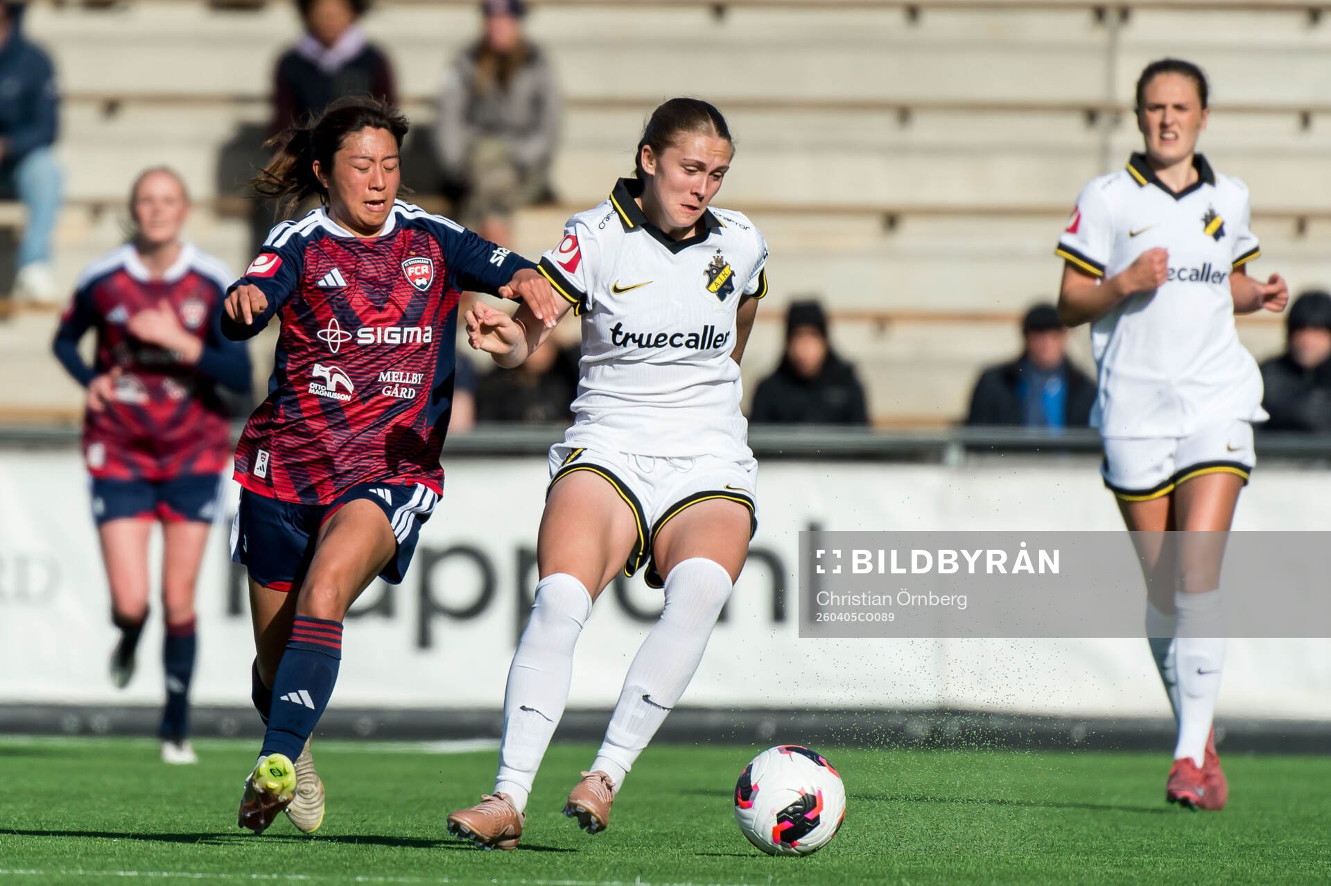Rosengårds Ran Iwai och AIKs Aleksandra Bogucka