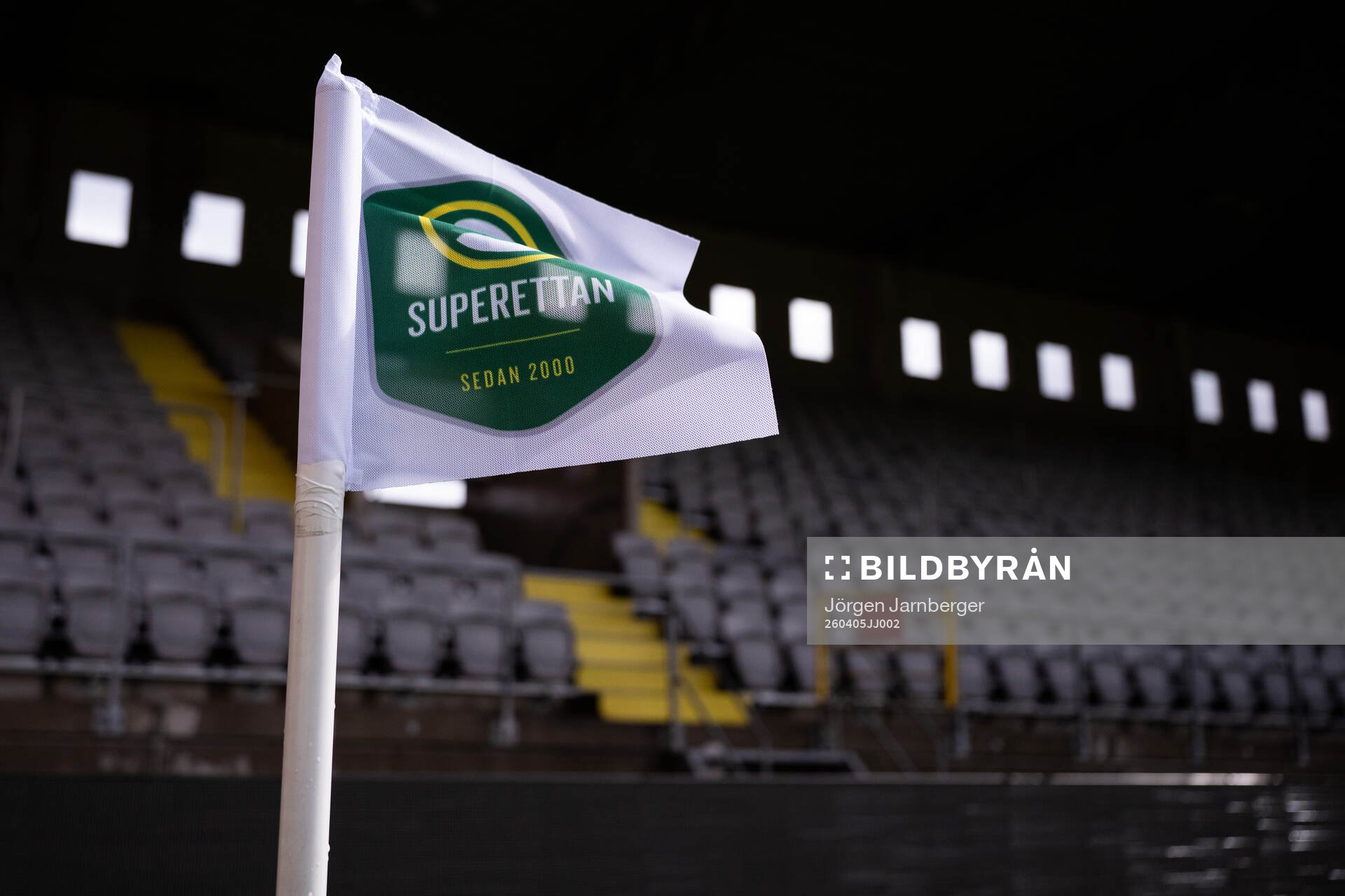 Hörnflagga med Superettans logga
