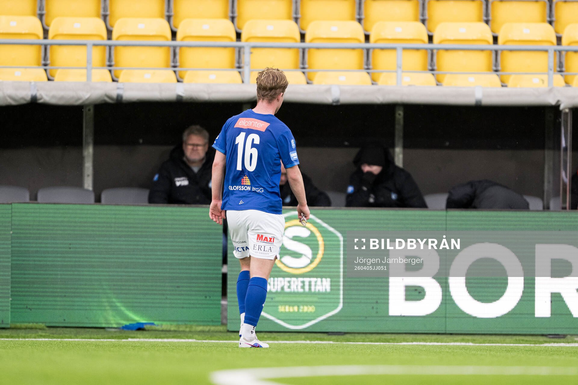 Norrbys Filip Gustafsson lämnar planen