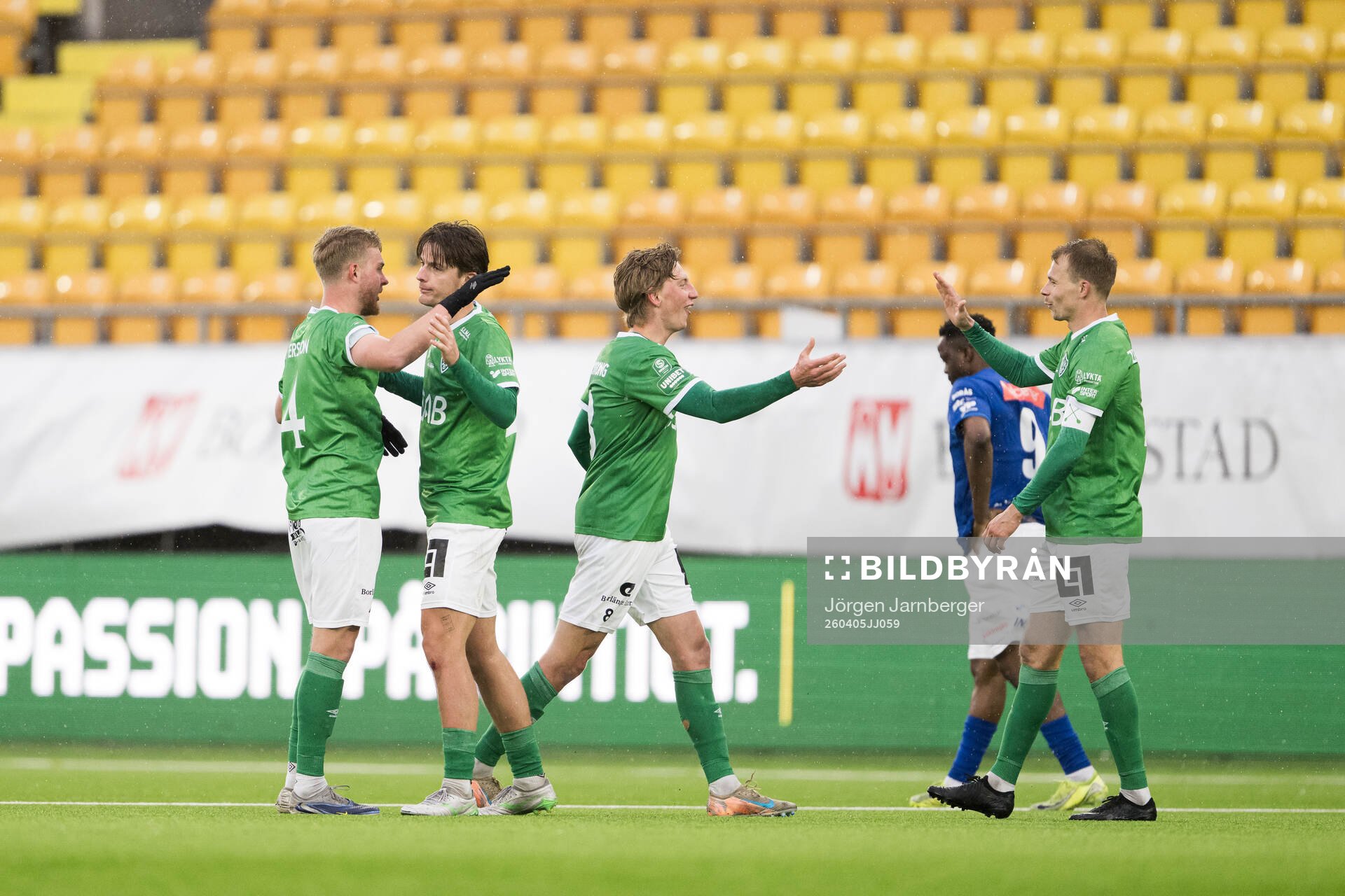 Brages spelare jublar
