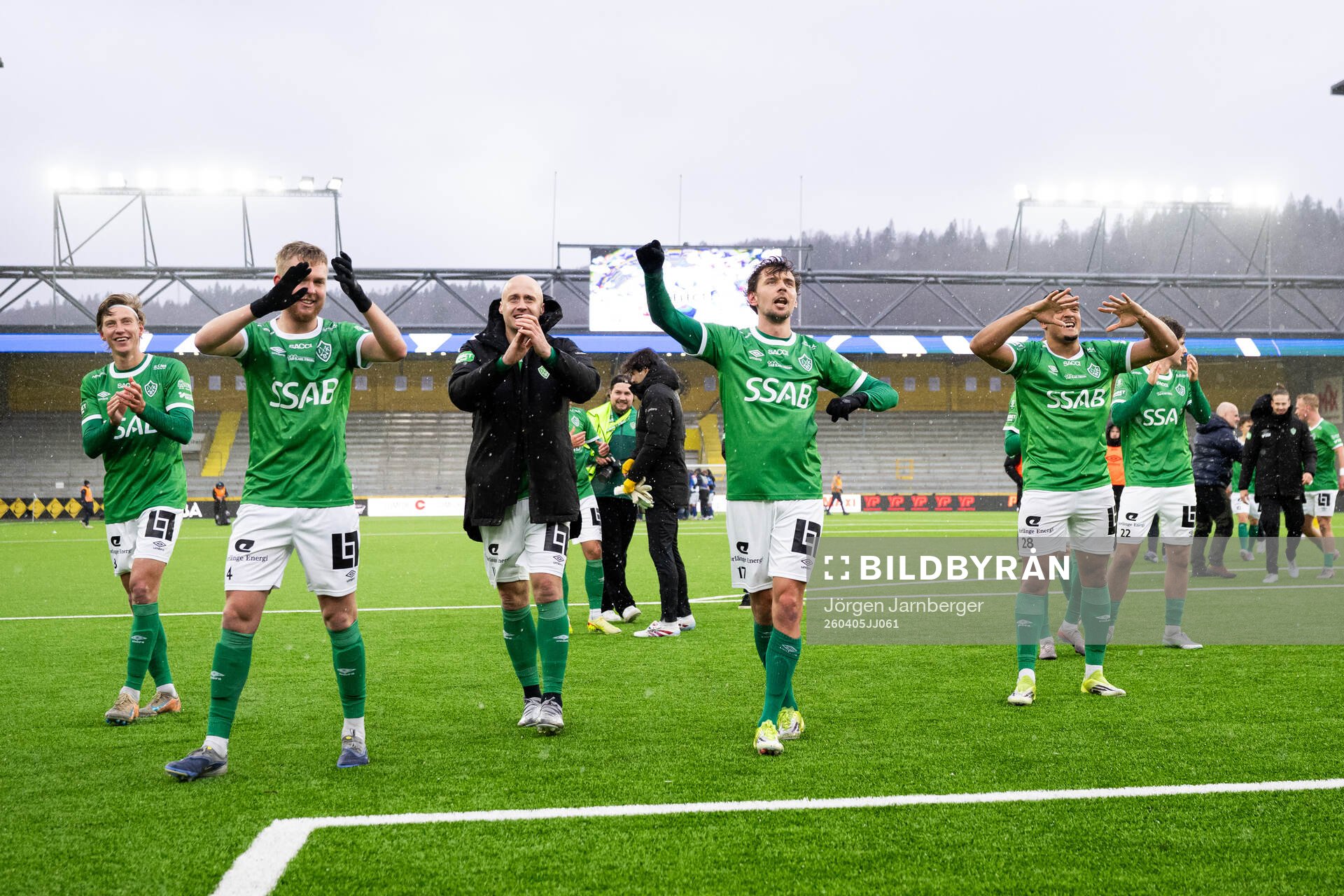 Brages spelare jublar