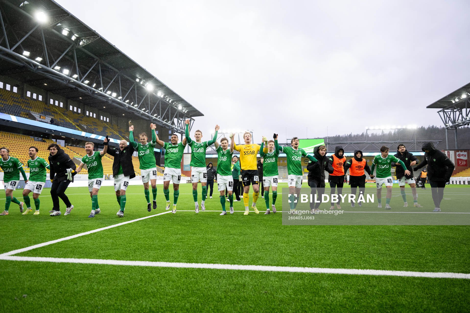 Brages spelare jublar