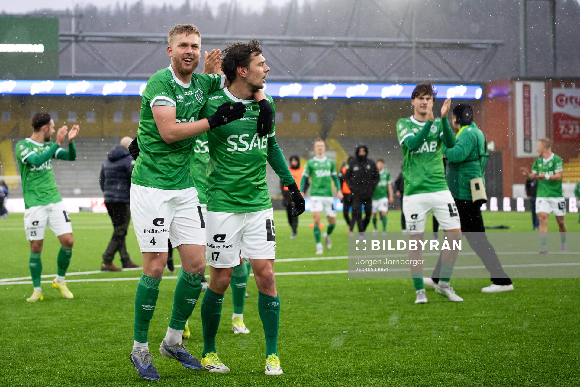 Brages Malte Persson och Pontus Jonsson jublar