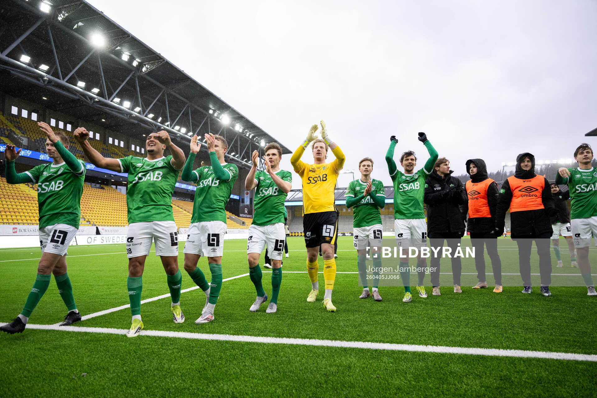 Brages spelare jublar
