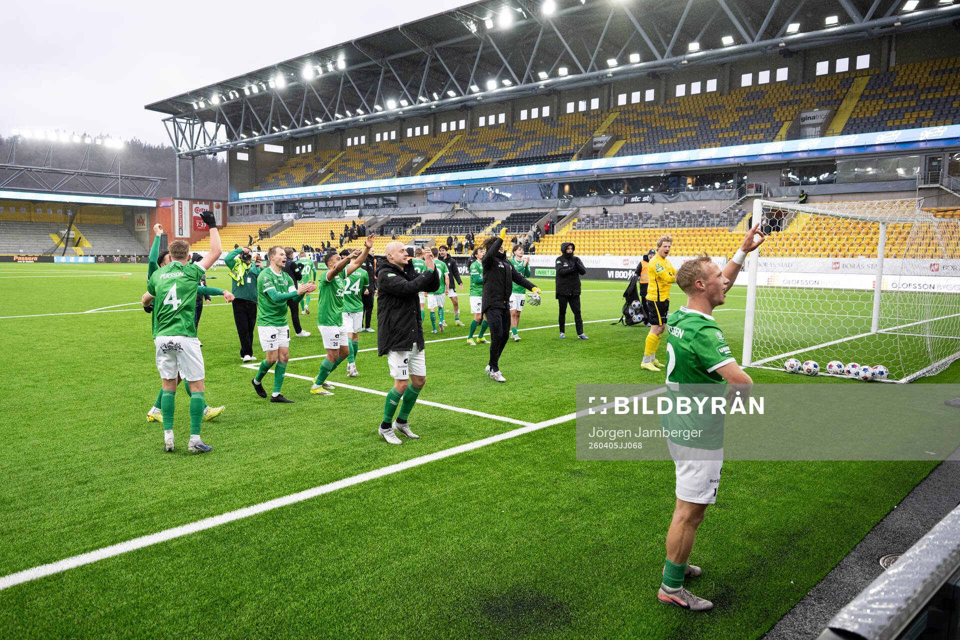 Brages spelare jublar