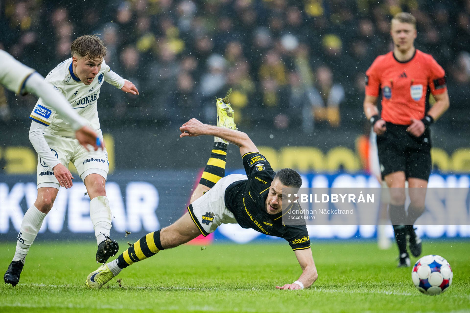 Halmstads Otso Liimatta och AIKs Dino Besirovic