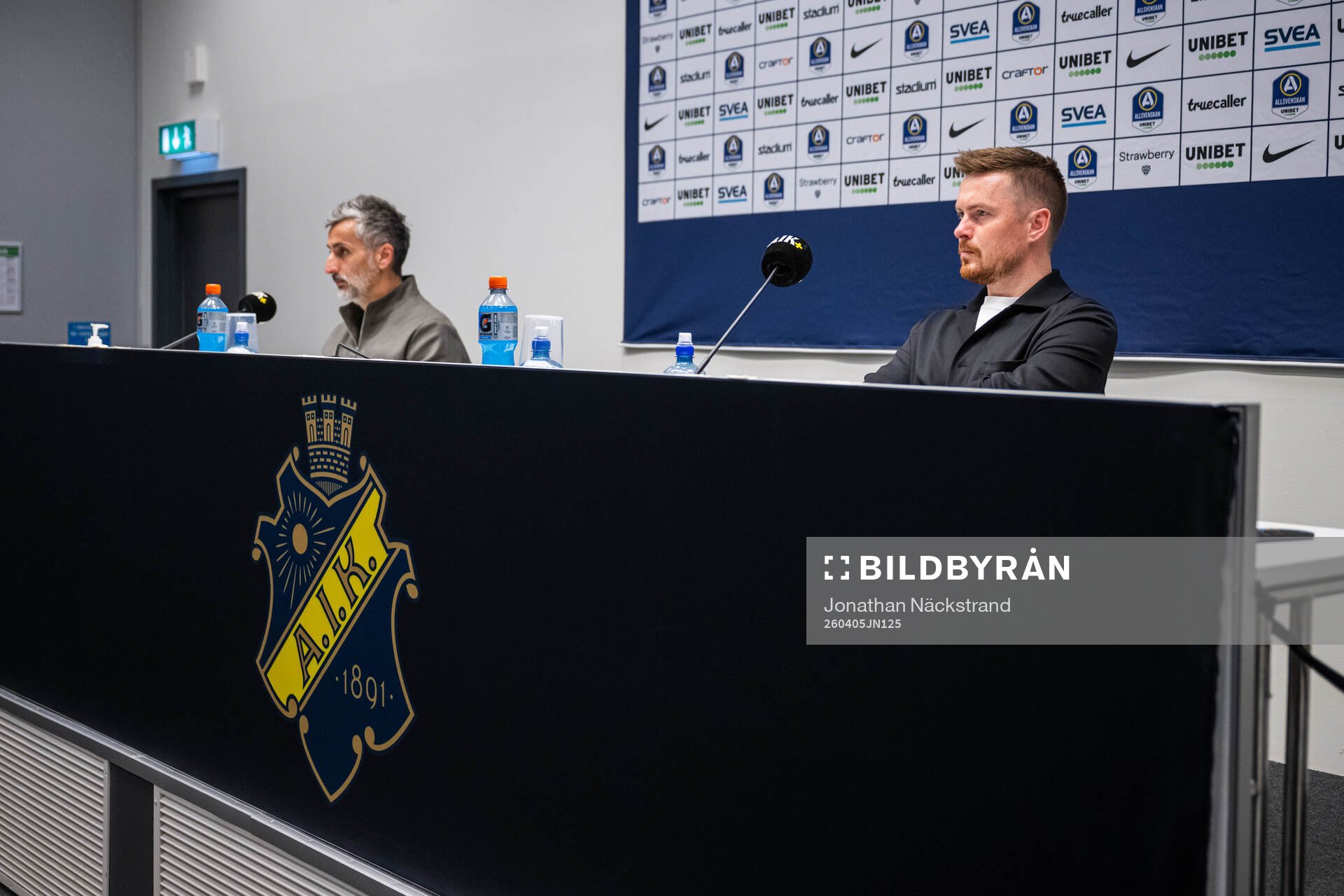 AIKs tränare José Riveiro och Halmstads tränare Johan