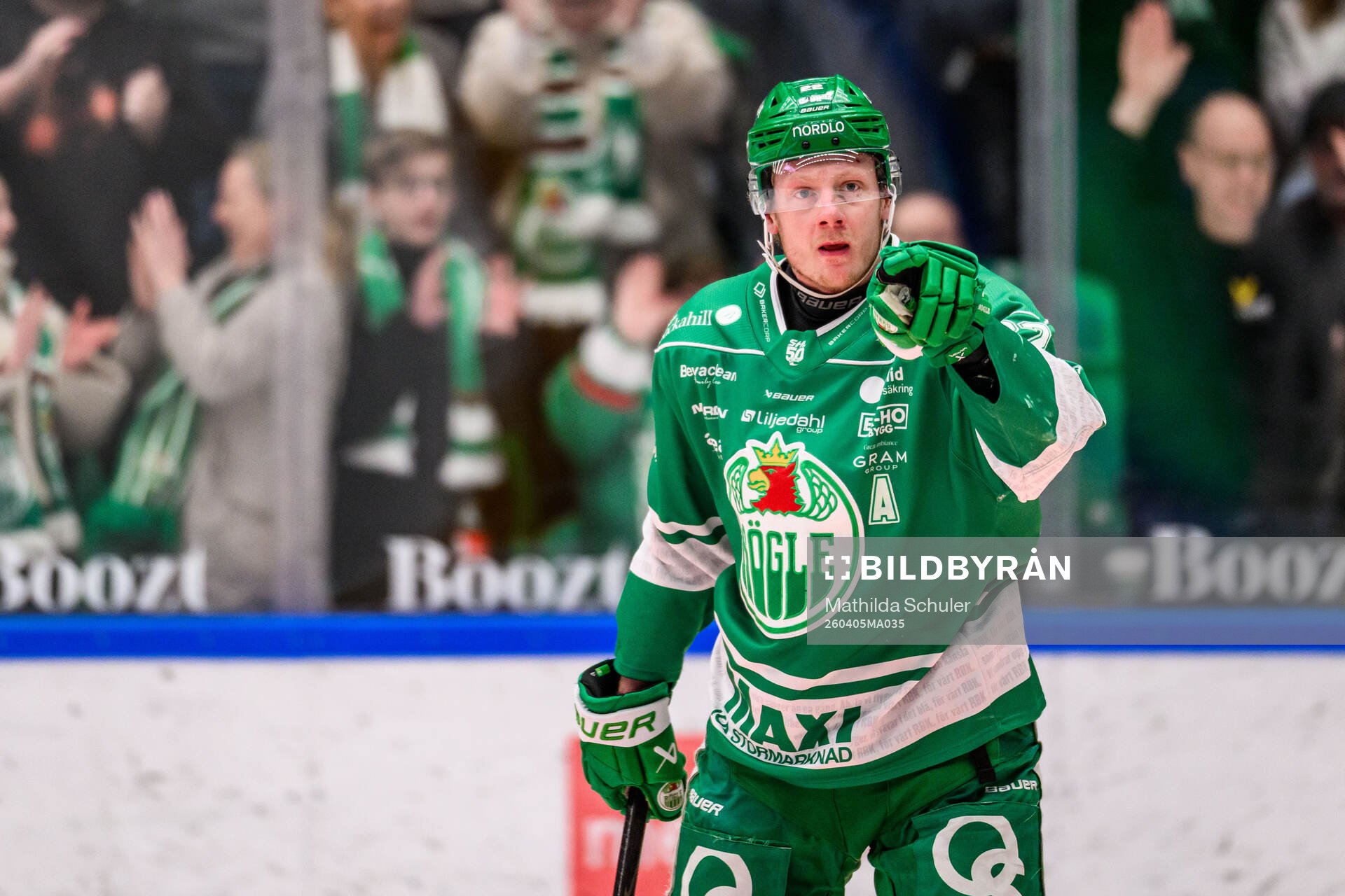Rögles Fredrik Olofsson jublar