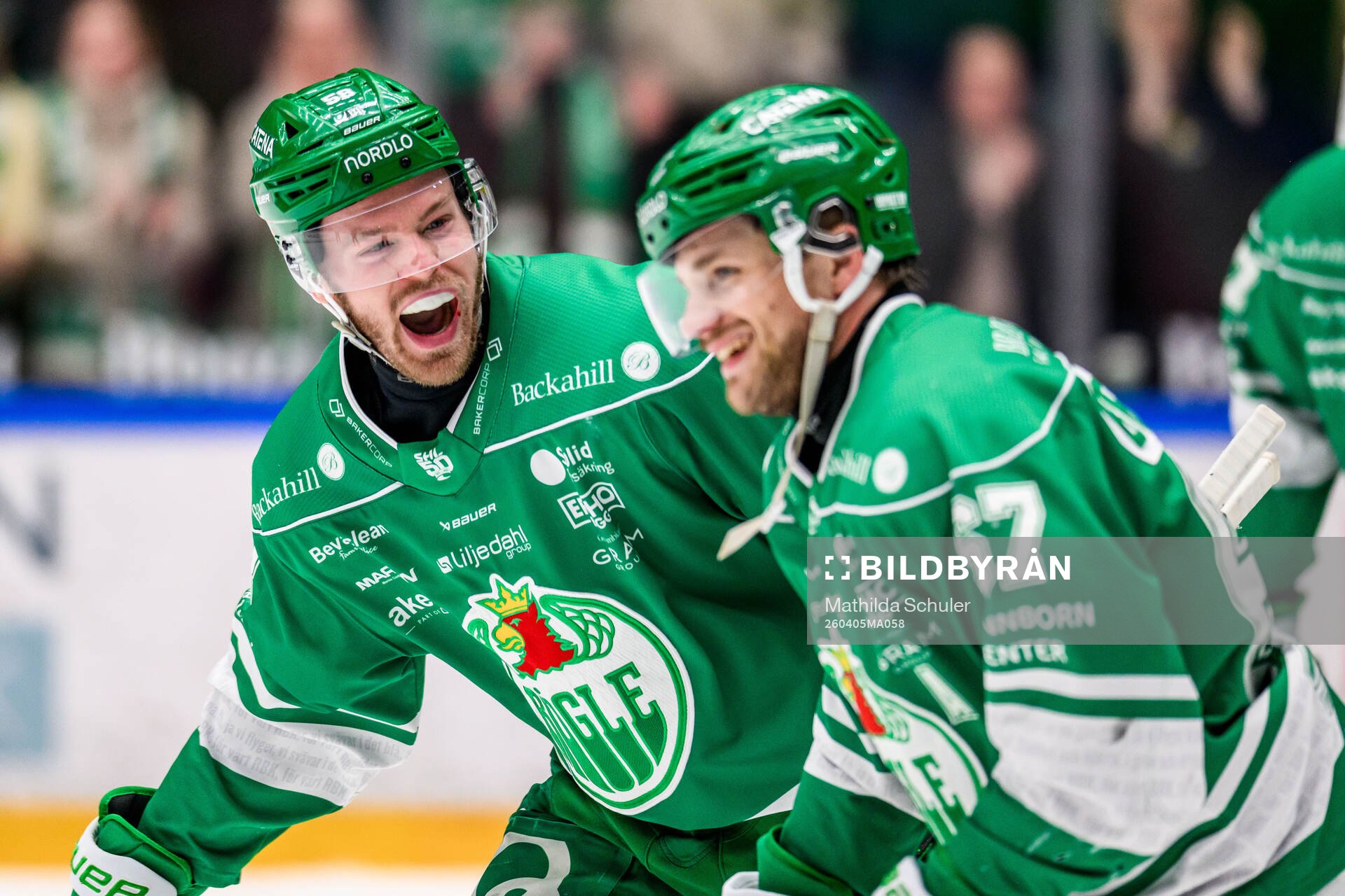 Rögles Filip Johansson och Leon Bristedt jublar