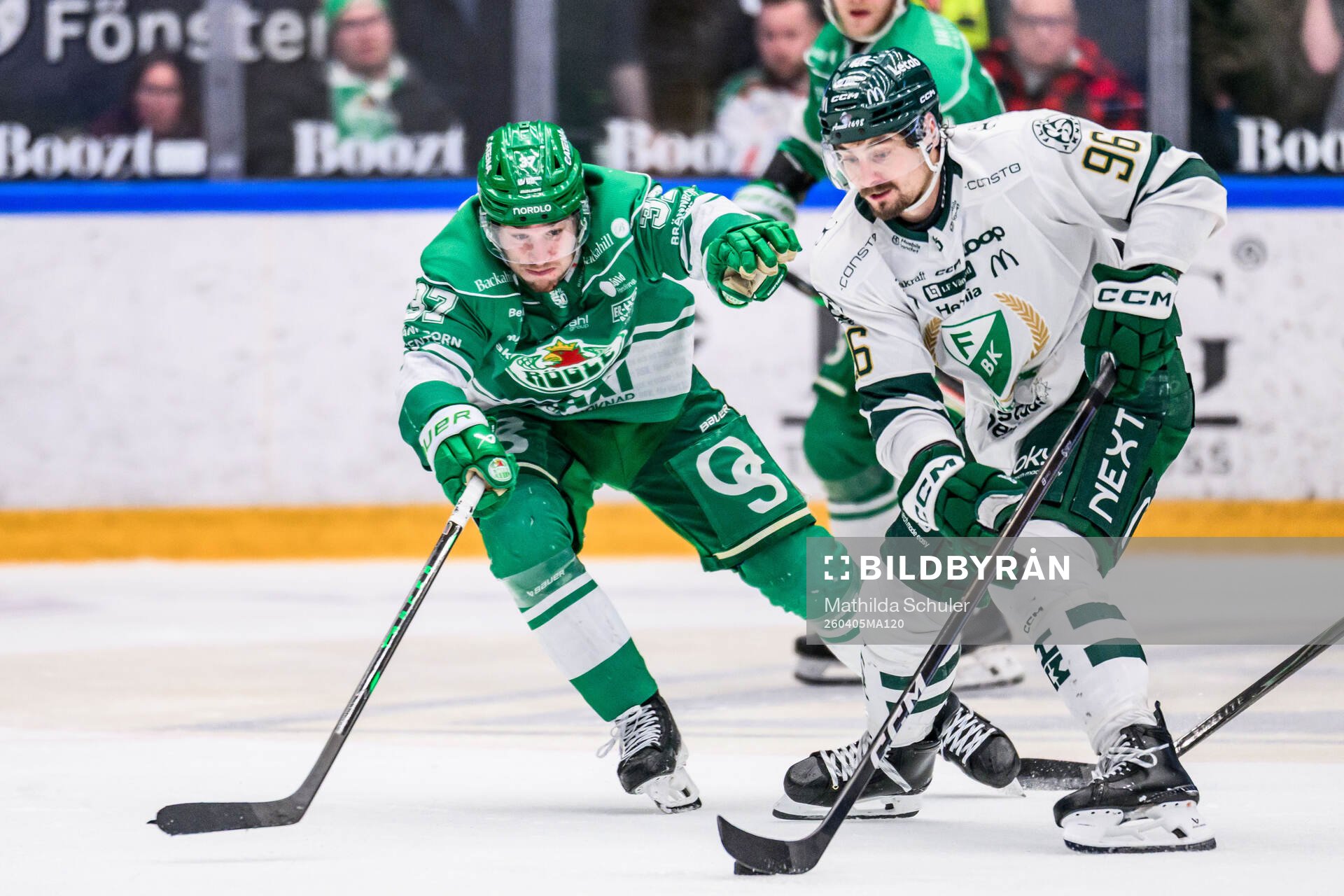 Rögles Albin Sundsvik och Färjestads David Tomasek