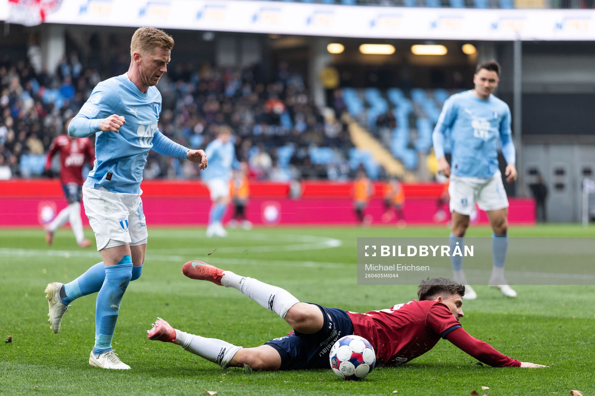 Malmö FFs Anders Christiansen och Örgrytes Daniel Paulson