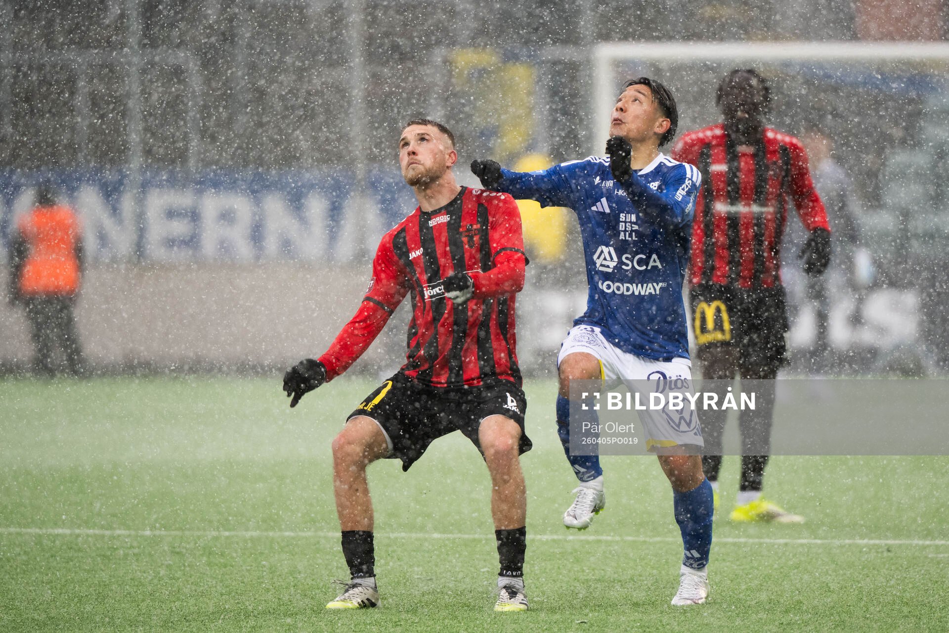 Nordic United FCs Teo Grönborg och GIF Sundsvalls Taiki