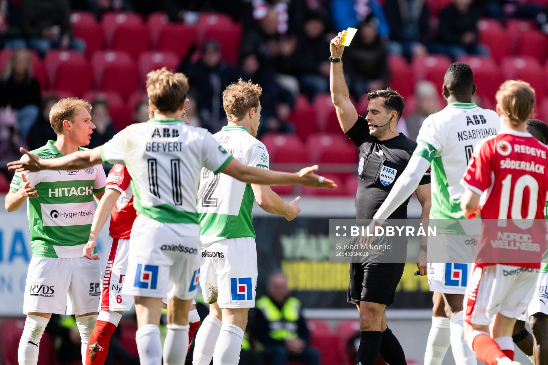 Västerås Herman Magnusson tilldelas gult kort av domare