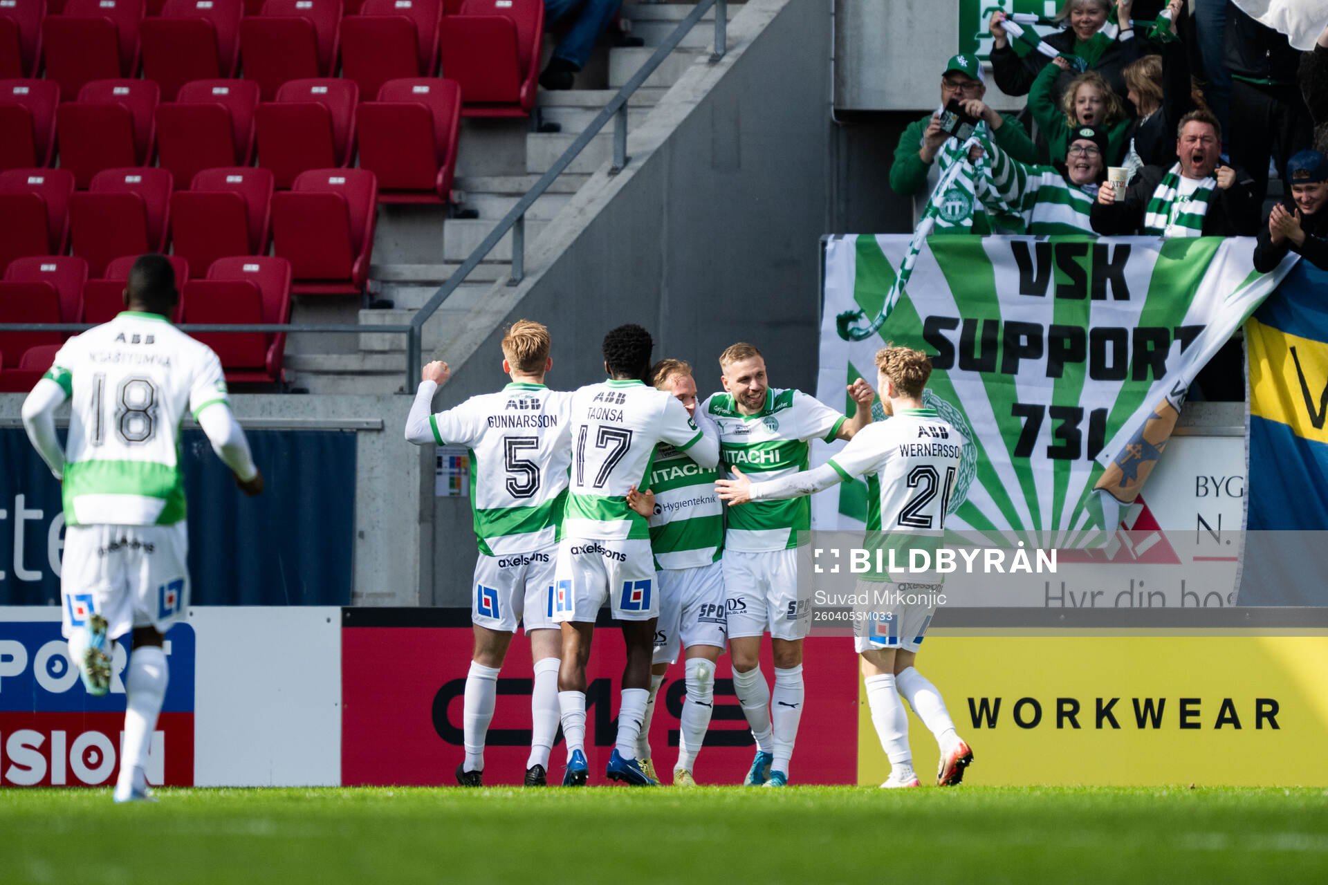 Västerås spelare jublar