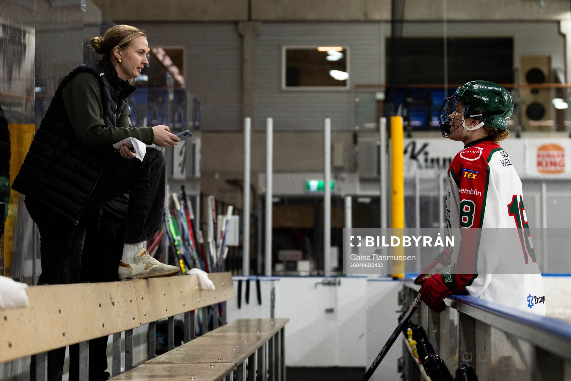 Frölundas tränare Karin Svedberg och Moa Stridh