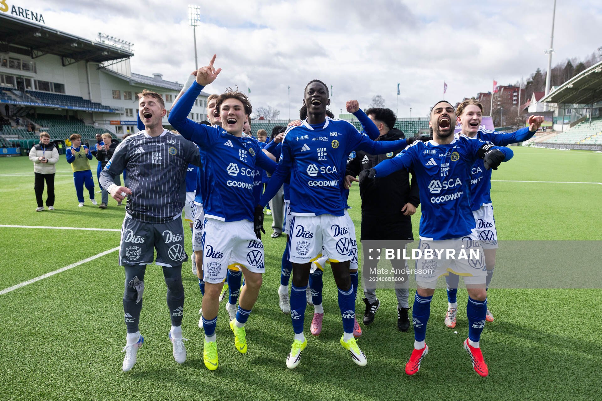GIF Sundsvalls målvakt Jonas Olsson, Miguel Sandberg,