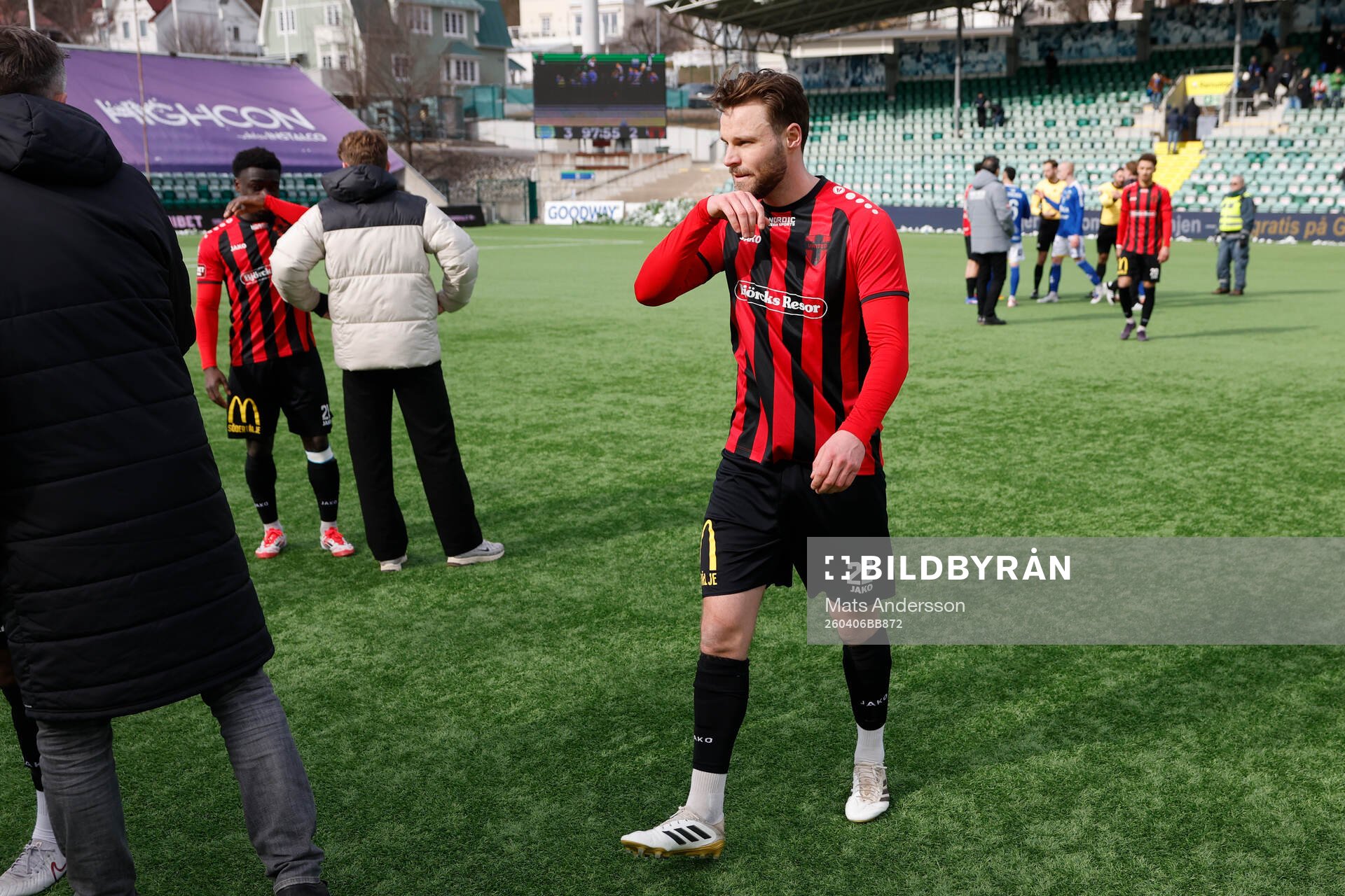 Nordic United FCs Niklas Söderberg deppar