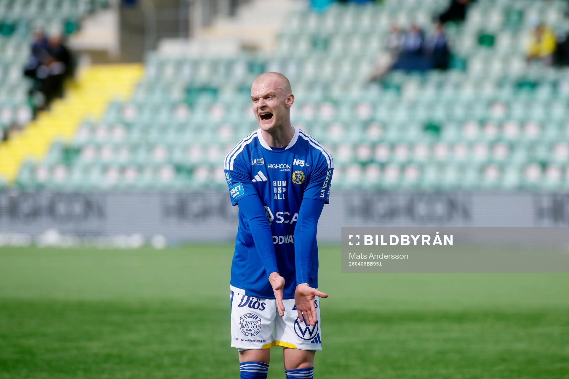 GIF Sundsvalls Lucas Forsberg reagerar