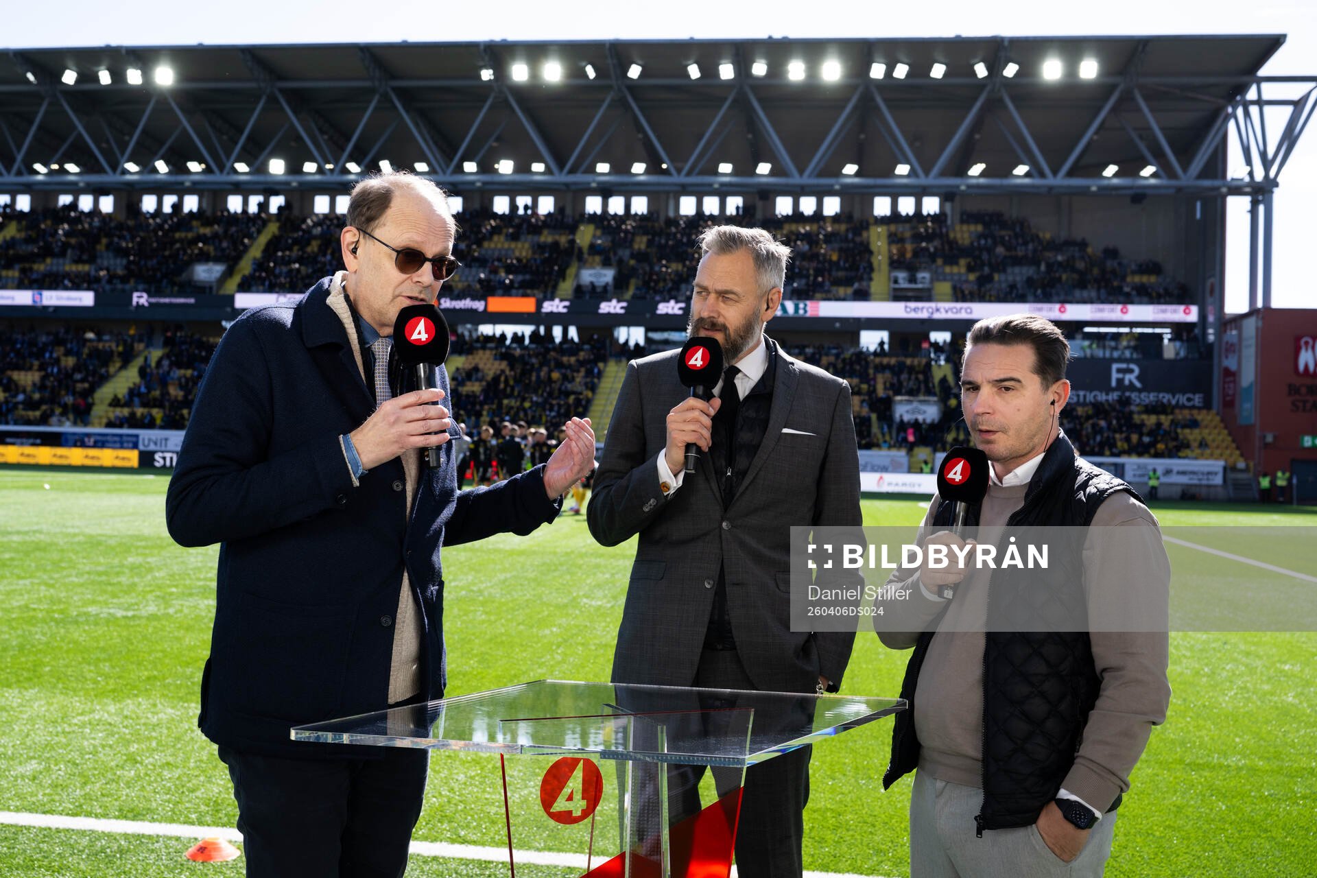 TV4s studio med kommentator Lasse Granqvist, expert Olov