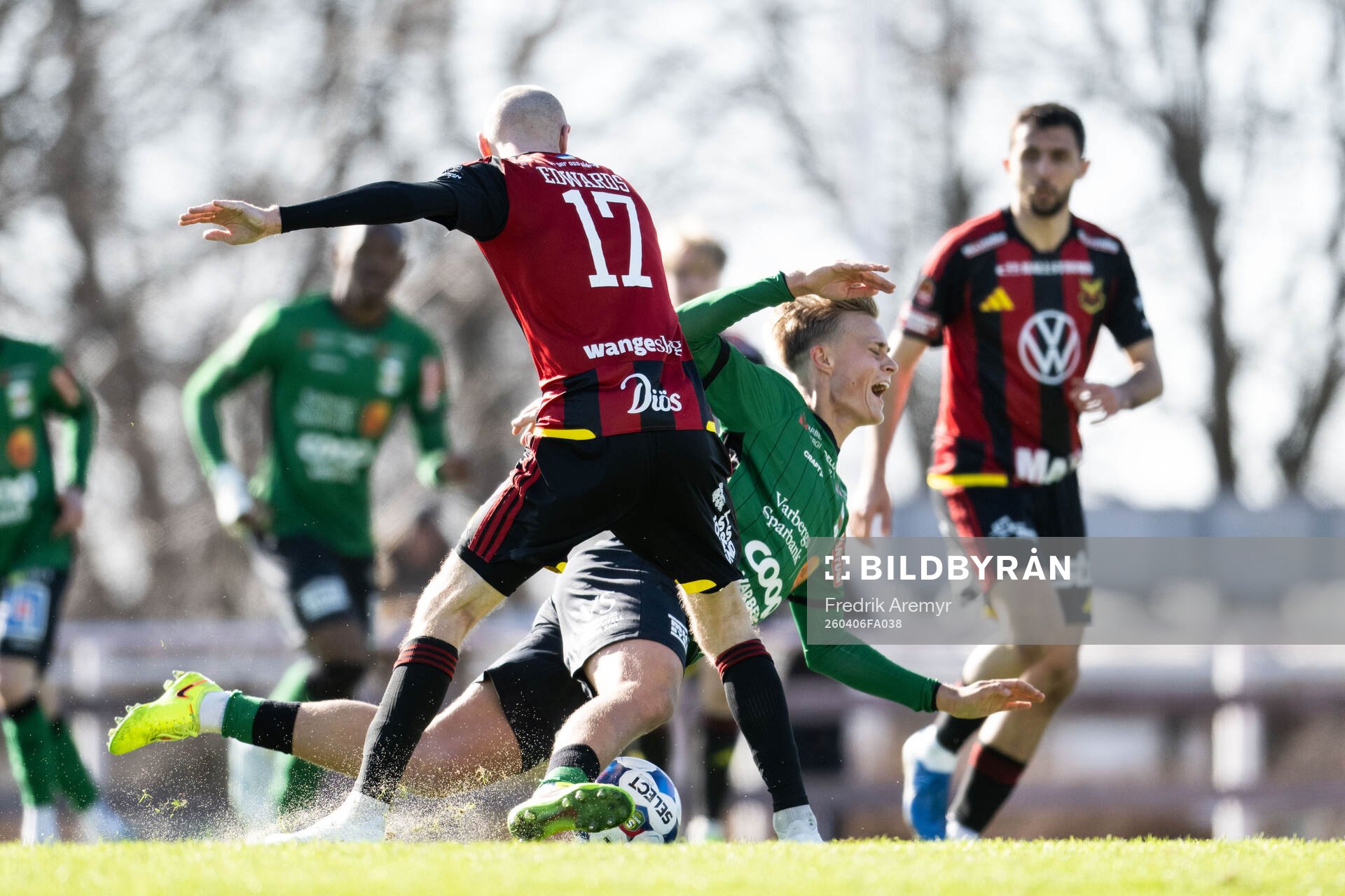 Östersunds Curtis Edwards och Varbergs Edvin Tellgren