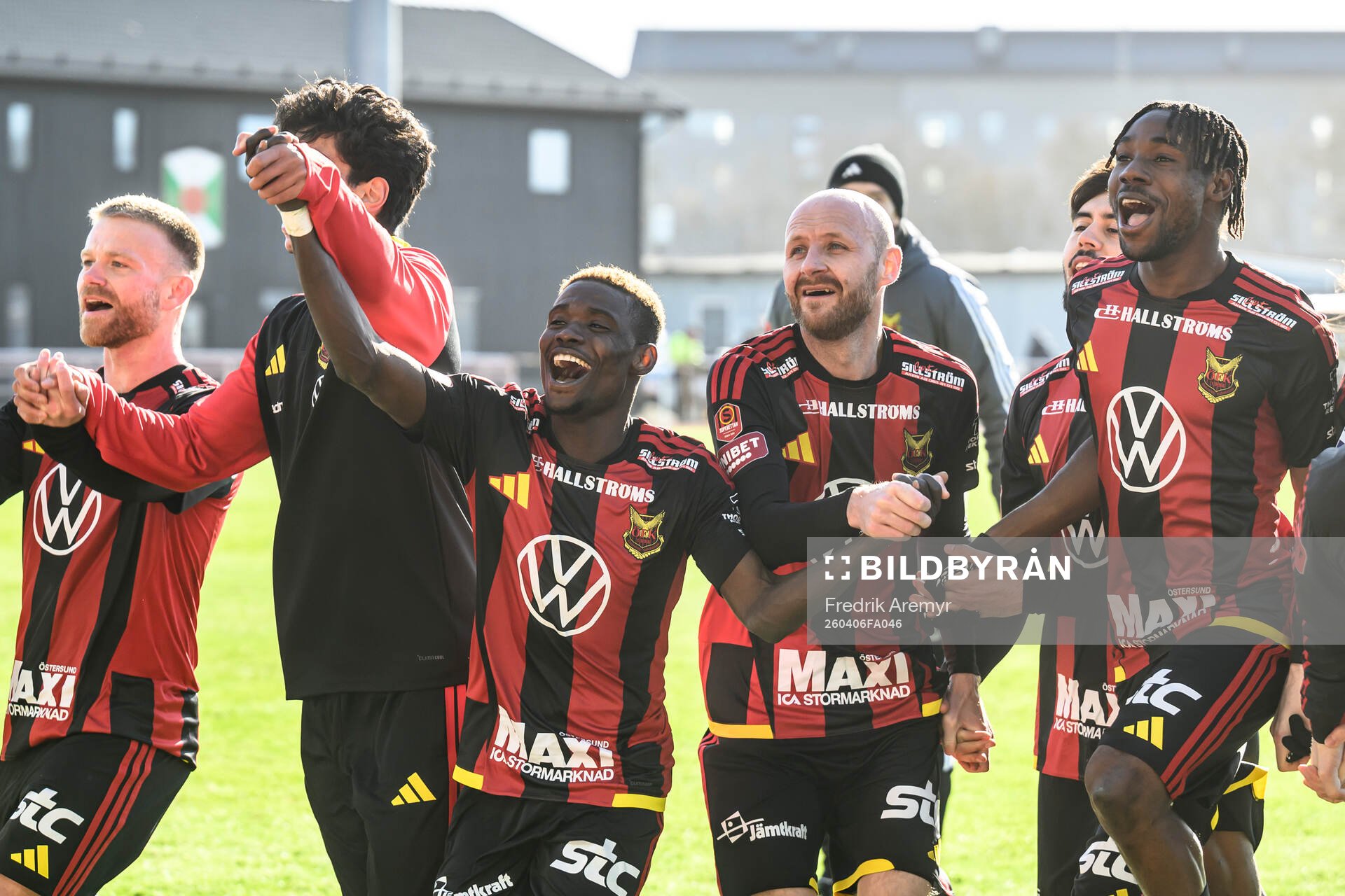 Östersunds spelare jublar