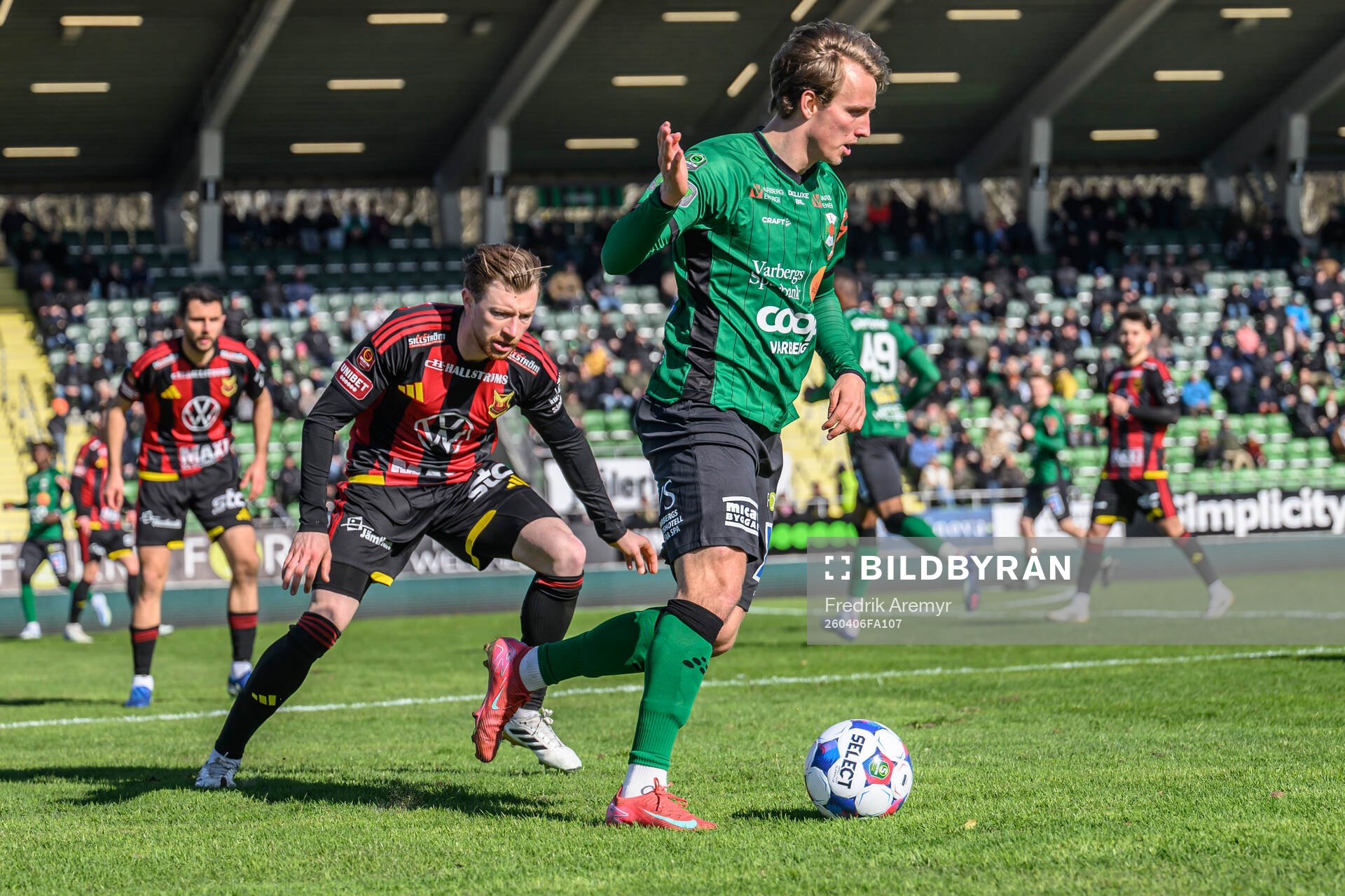 Östersunds Daniel Miljanovic och Varbergs Jonathan Nilsson