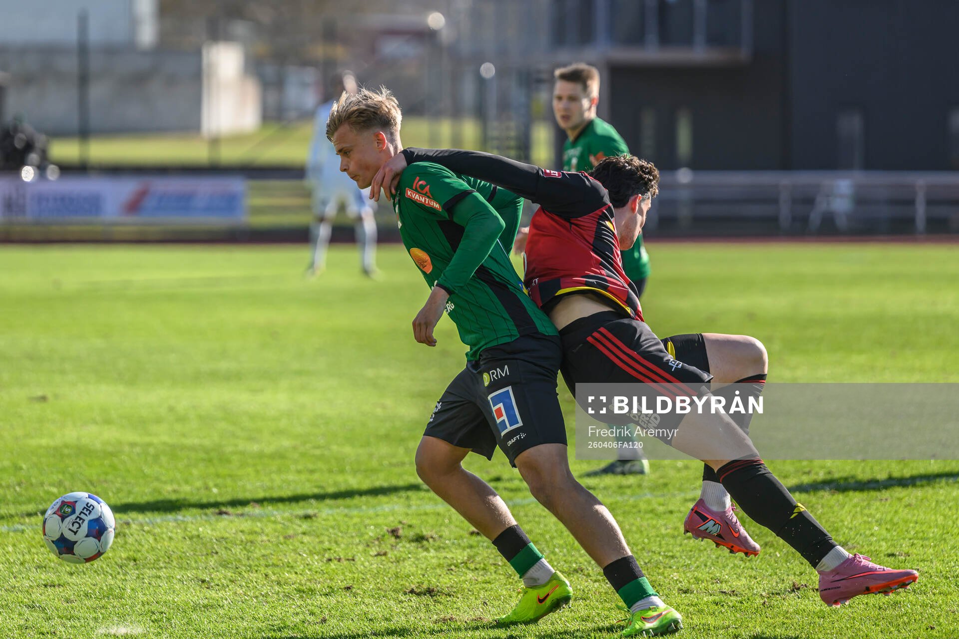 Varbergs Edvin Tellgren  och Östersunds Mario Palomino