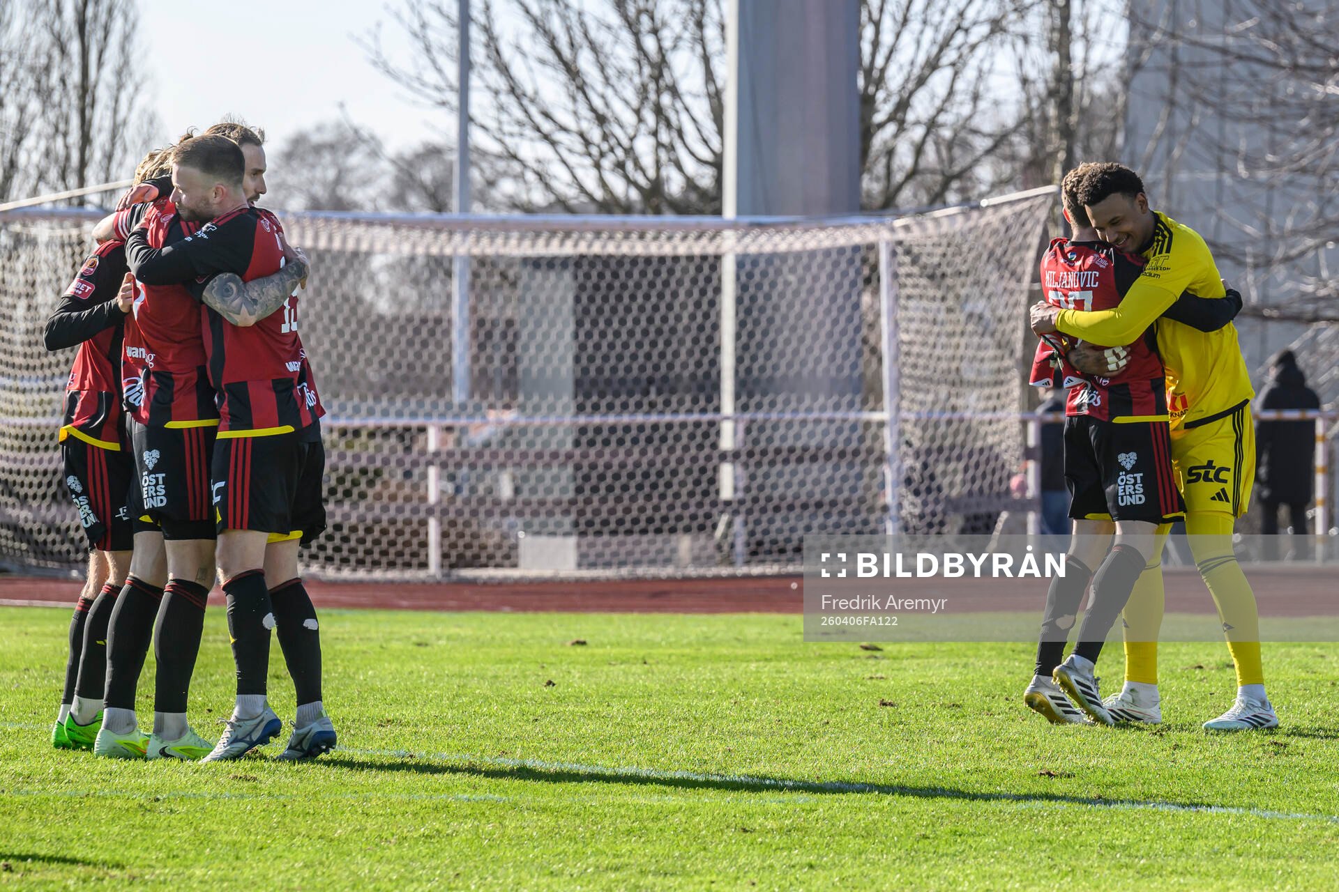 Östersunds spelare jublar