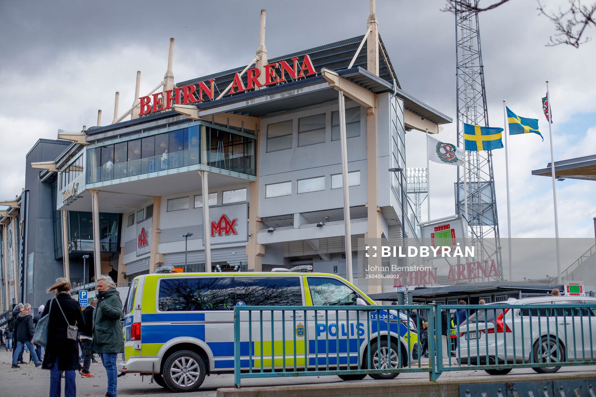 Behrn arena och poliser
