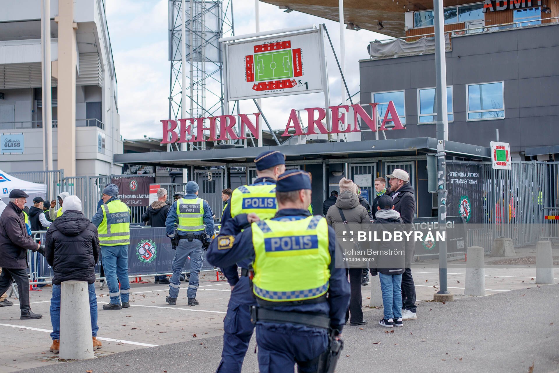 Behrn arena och poliser
