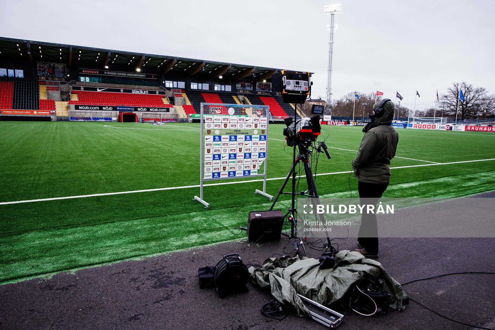 TV-kamera och bakgrund på Grimsta IP