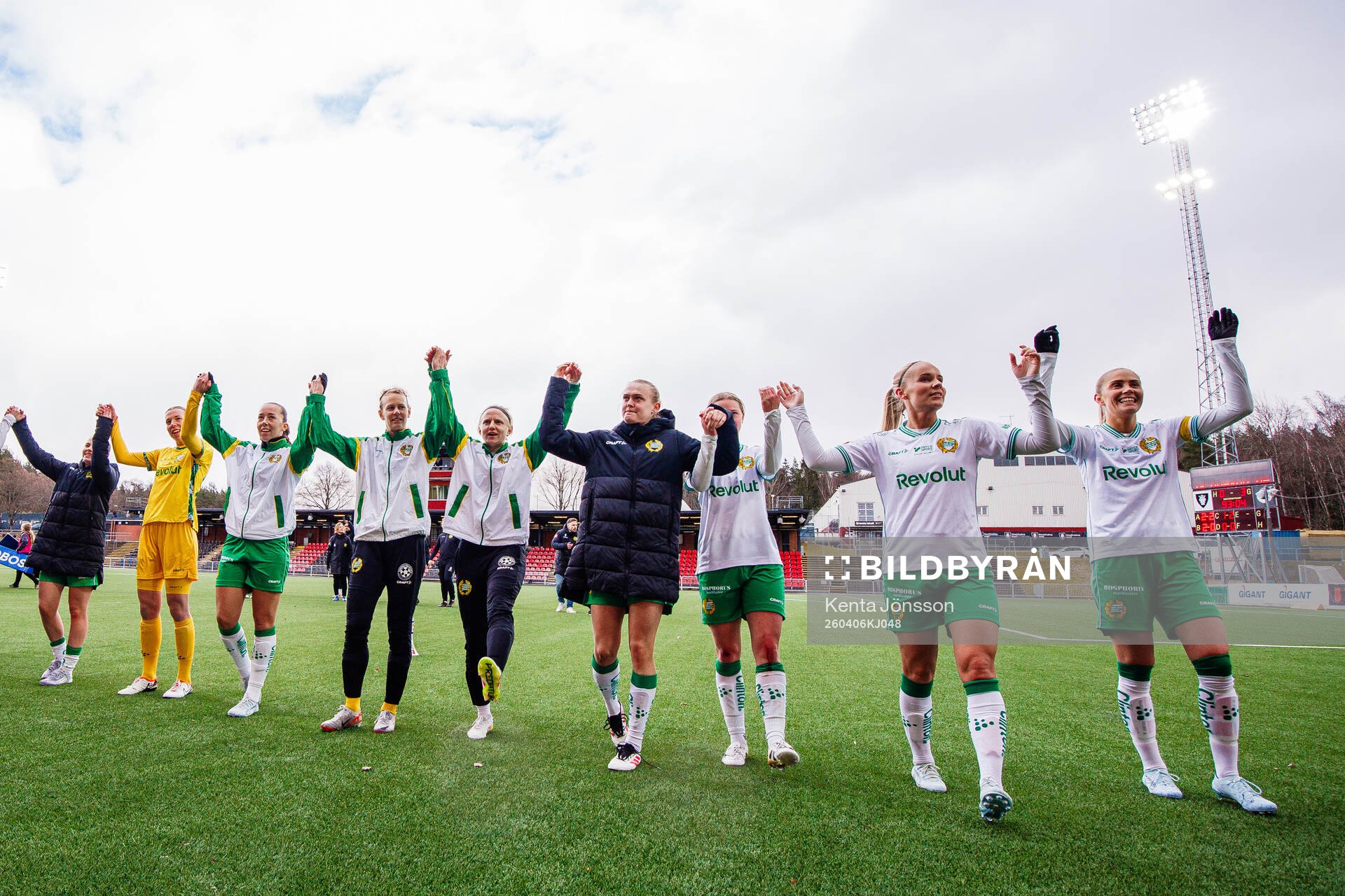 Hammarbys spelare jublar