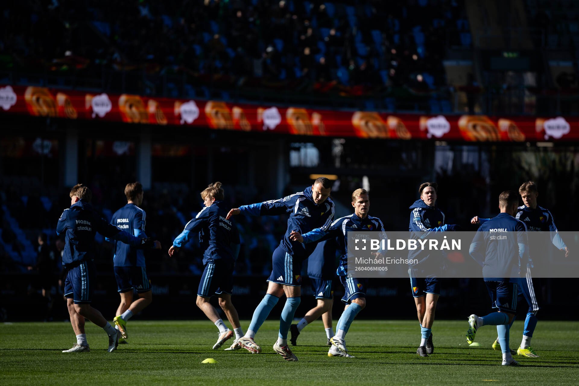 Djurgårdens spelare värmer upp