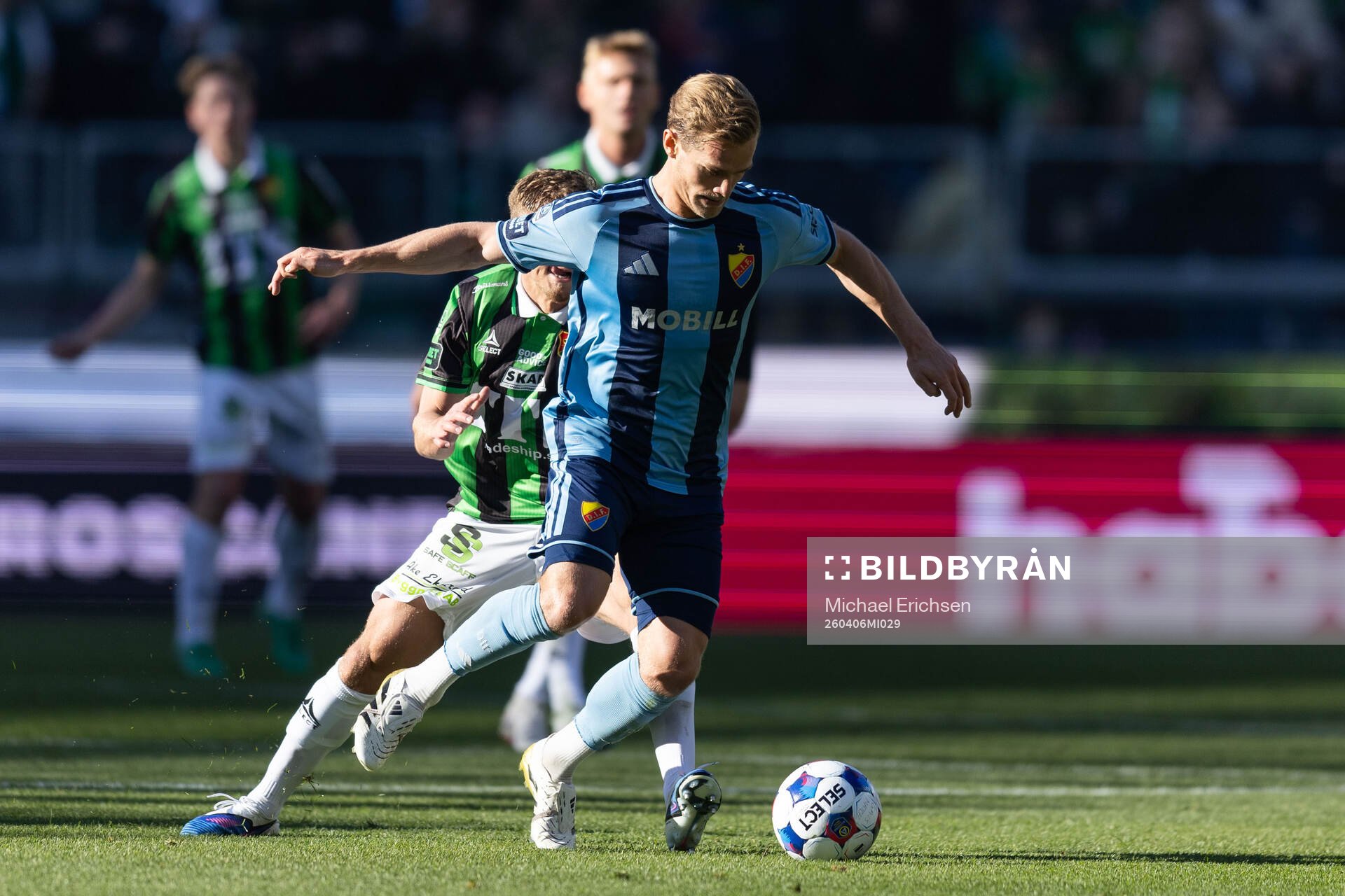 Djurgårdens Hampus Finndell och GAIS Kevin Holmen