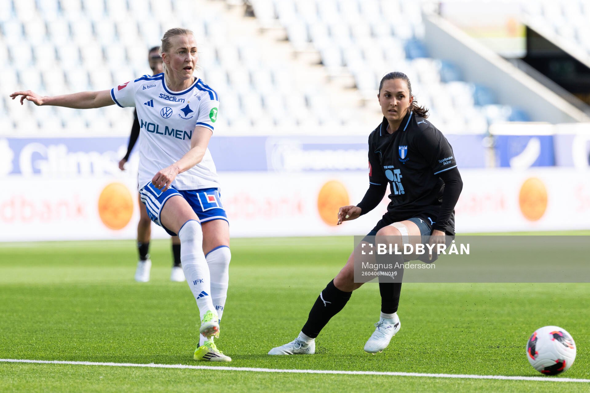 IFK Norrköpings Julia Karlernäs och Malmö FFs Isabella