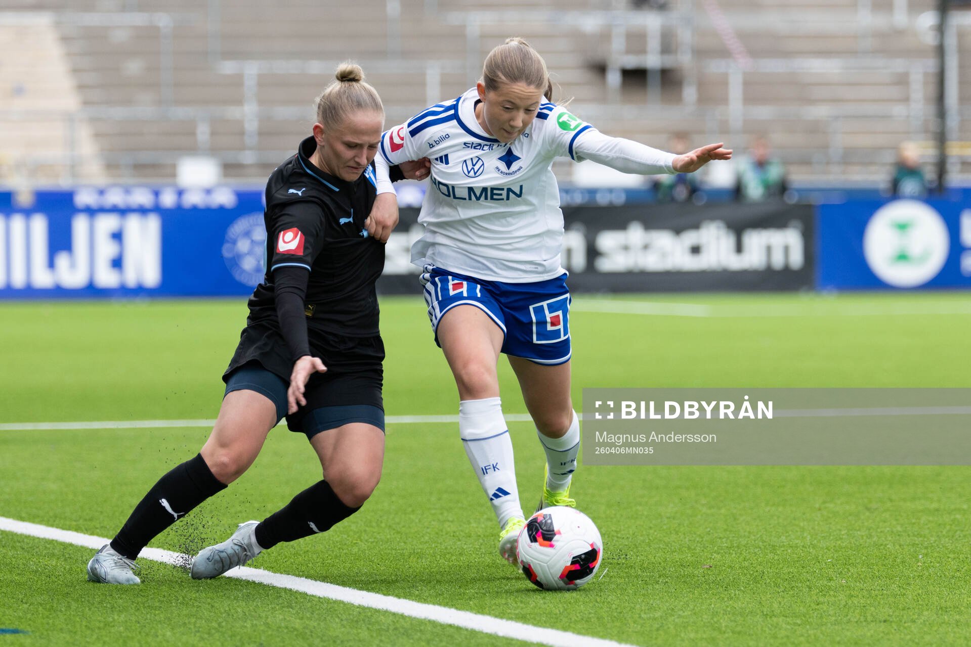 Malmö FFs Tuva Skoog och IFK Norrköpings Paula Broddner