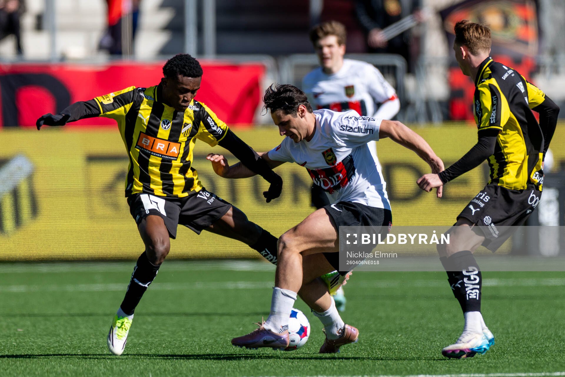 Häckens Abdoulaye Doumbia och Brommapojkarnas Kevin