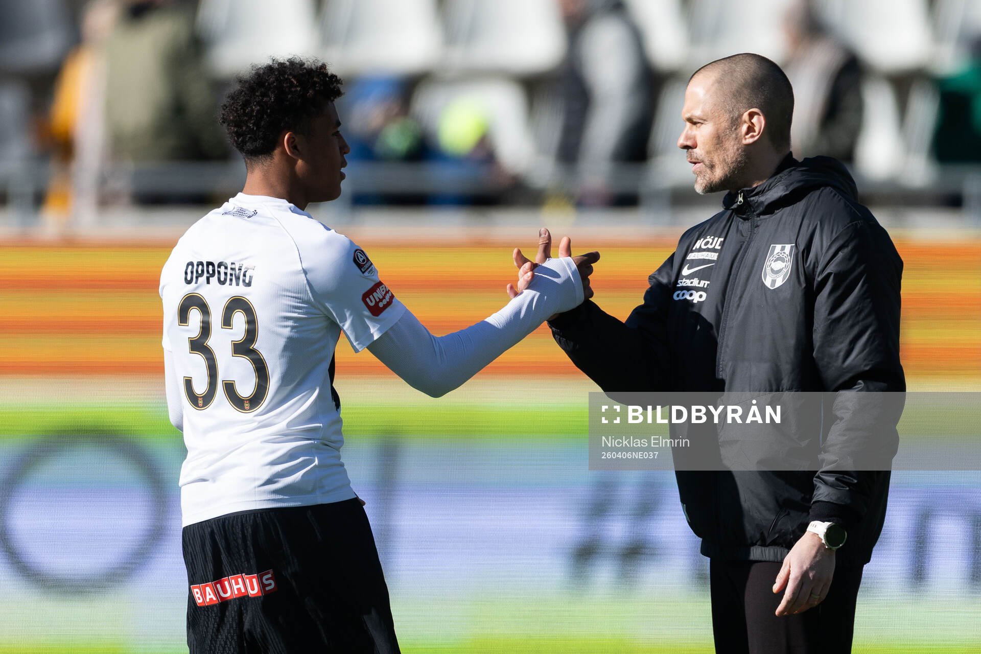 Brommapojkarnas Sion Oppong och tränare Roger Sandberg