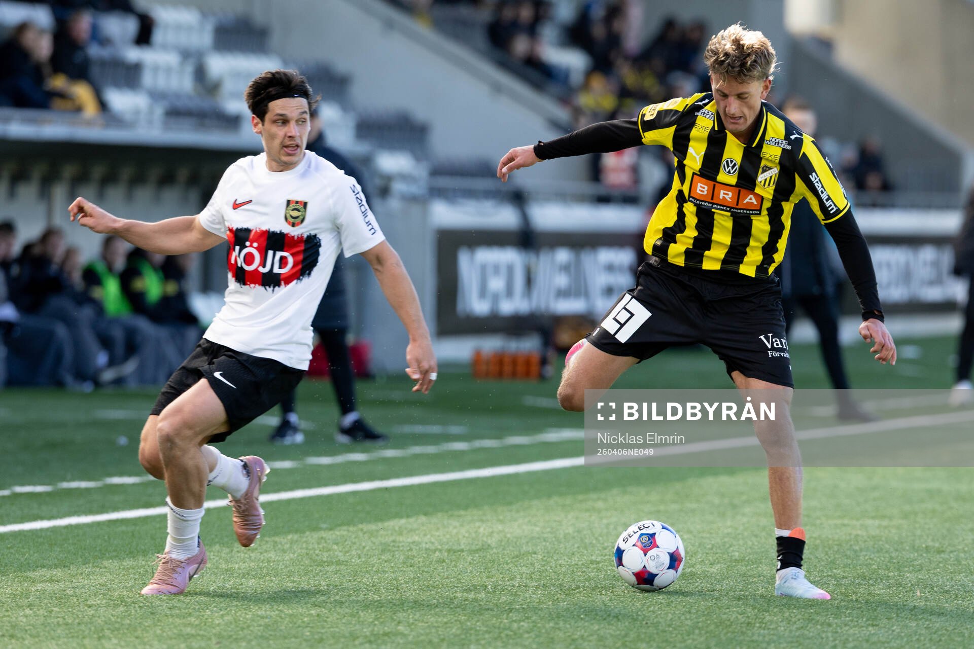 Brommapojkarnas Kevin Ackermann och Häckens Silas Andersen