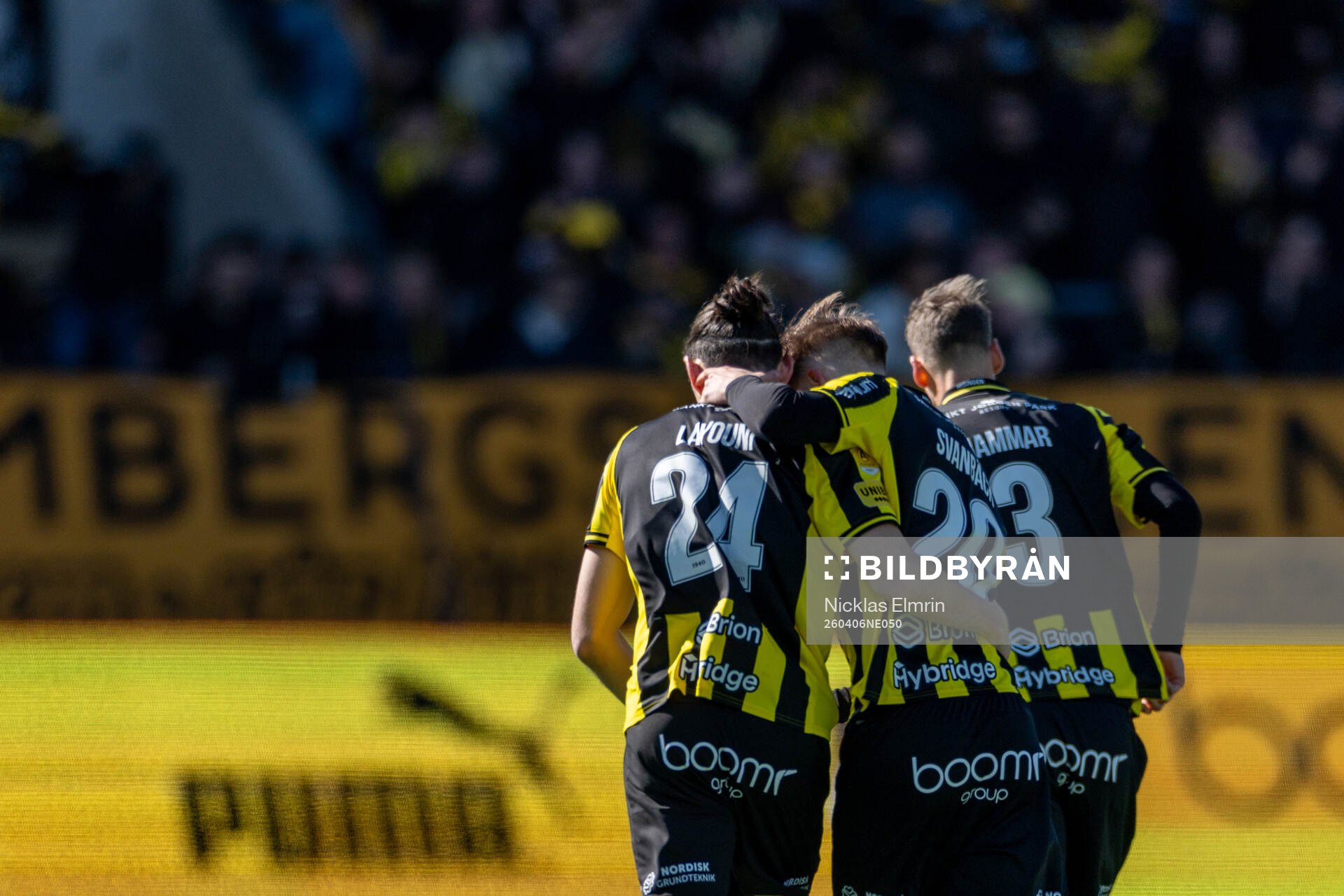 Häckens Amor Layouni och Adrian Svanbäck jublar
