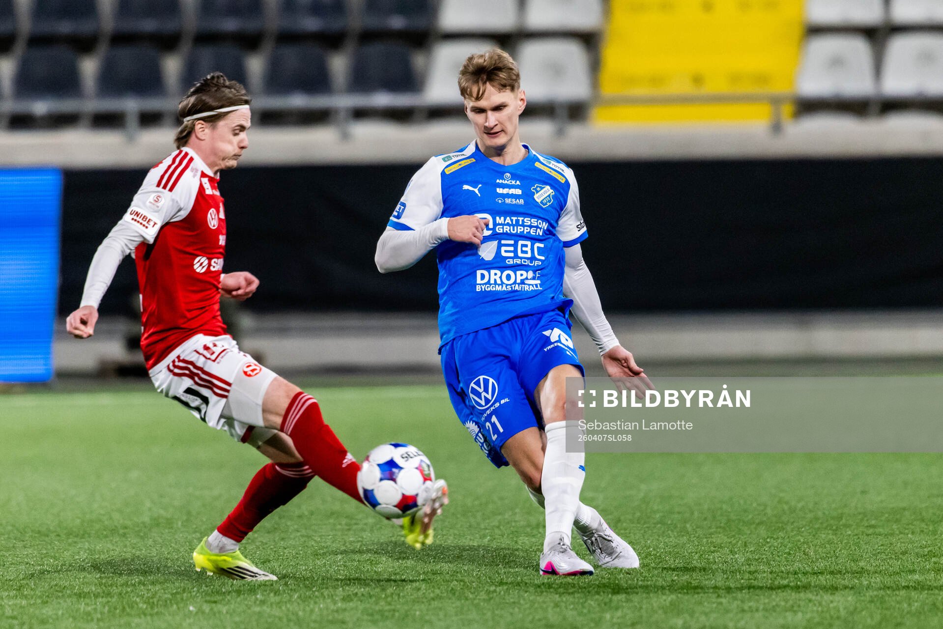 Oddevolds Alexander Almqvist och Sandvikens IFs Johan