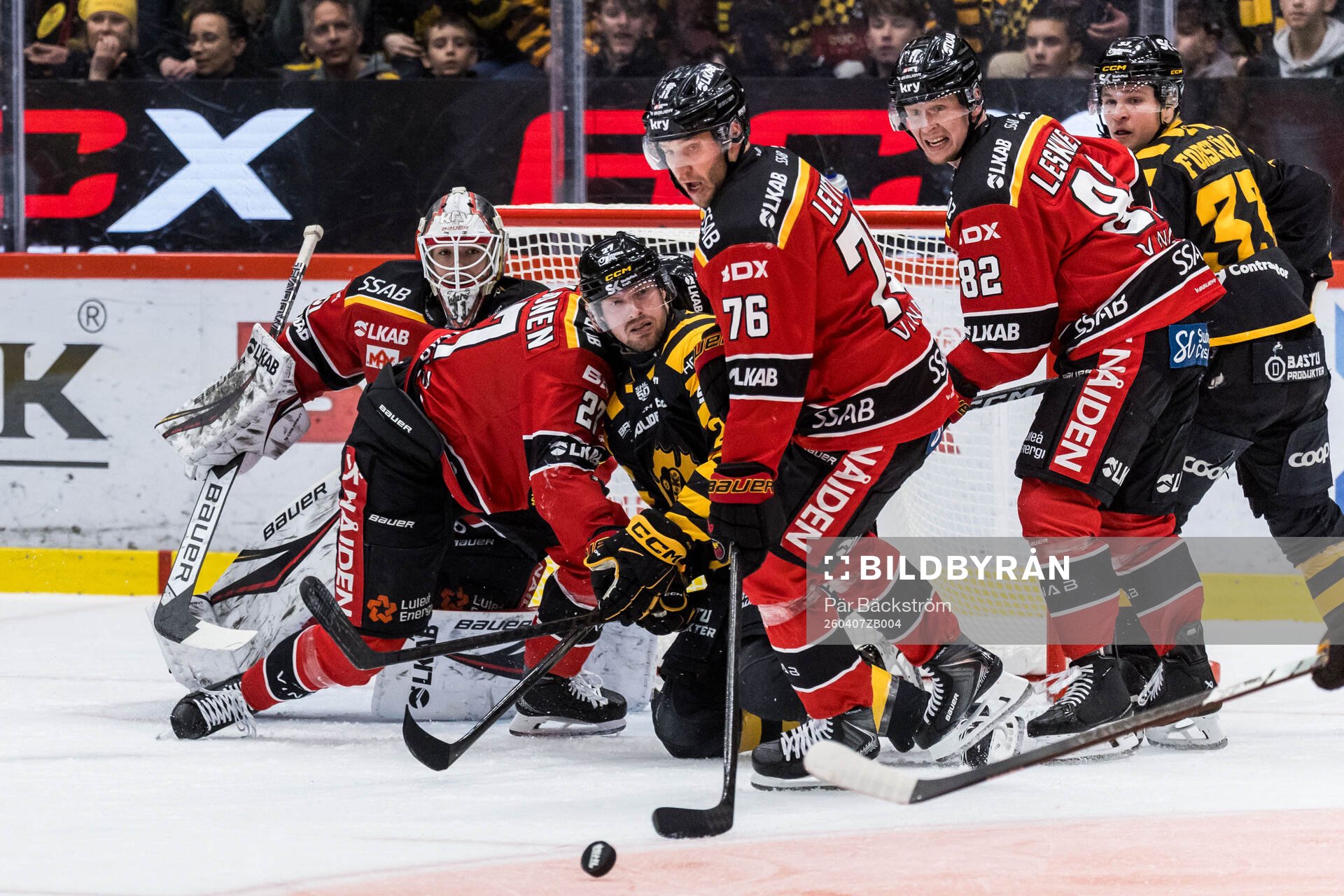 Skellefteås Martin Lundberg mot Luleås målvakt Matteus