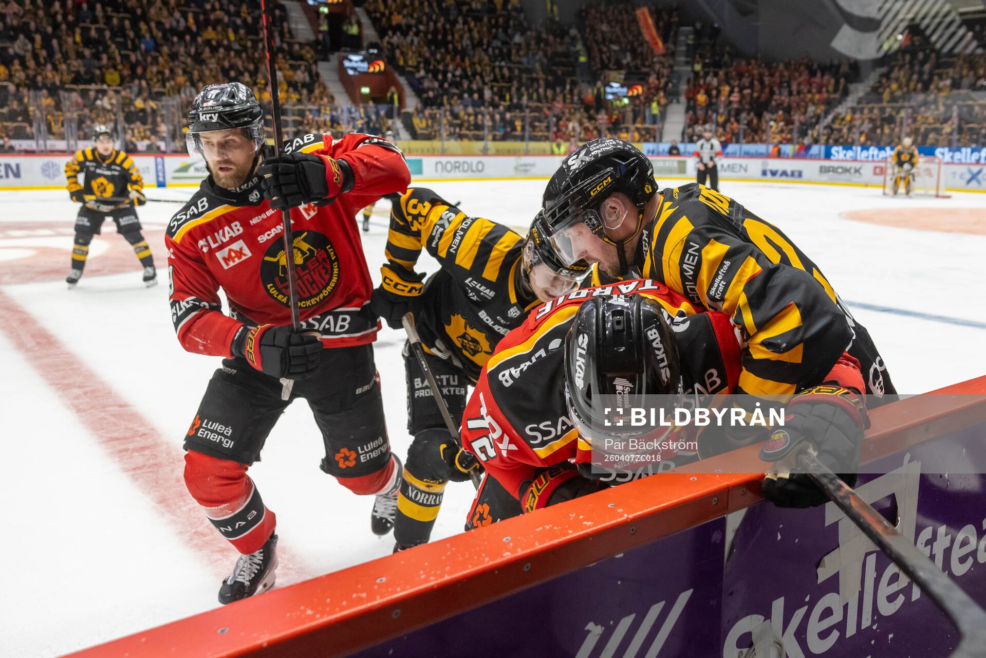 Luleås Ben Tardif mot Skellefteås Zeb Forsfjäll och