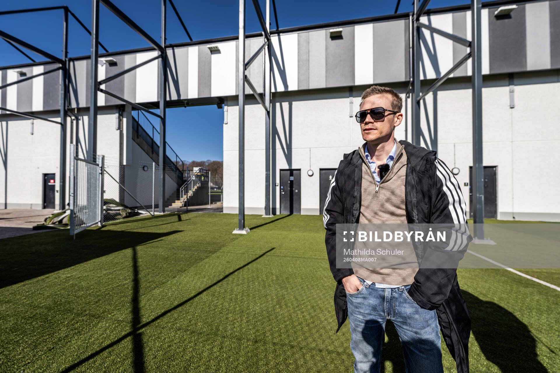 Landskronas Melker Bengtsson visar runt på Landskrona IP