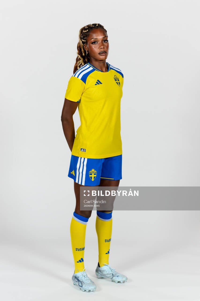 Evelyn Ijeh of the Swedish women's national football team