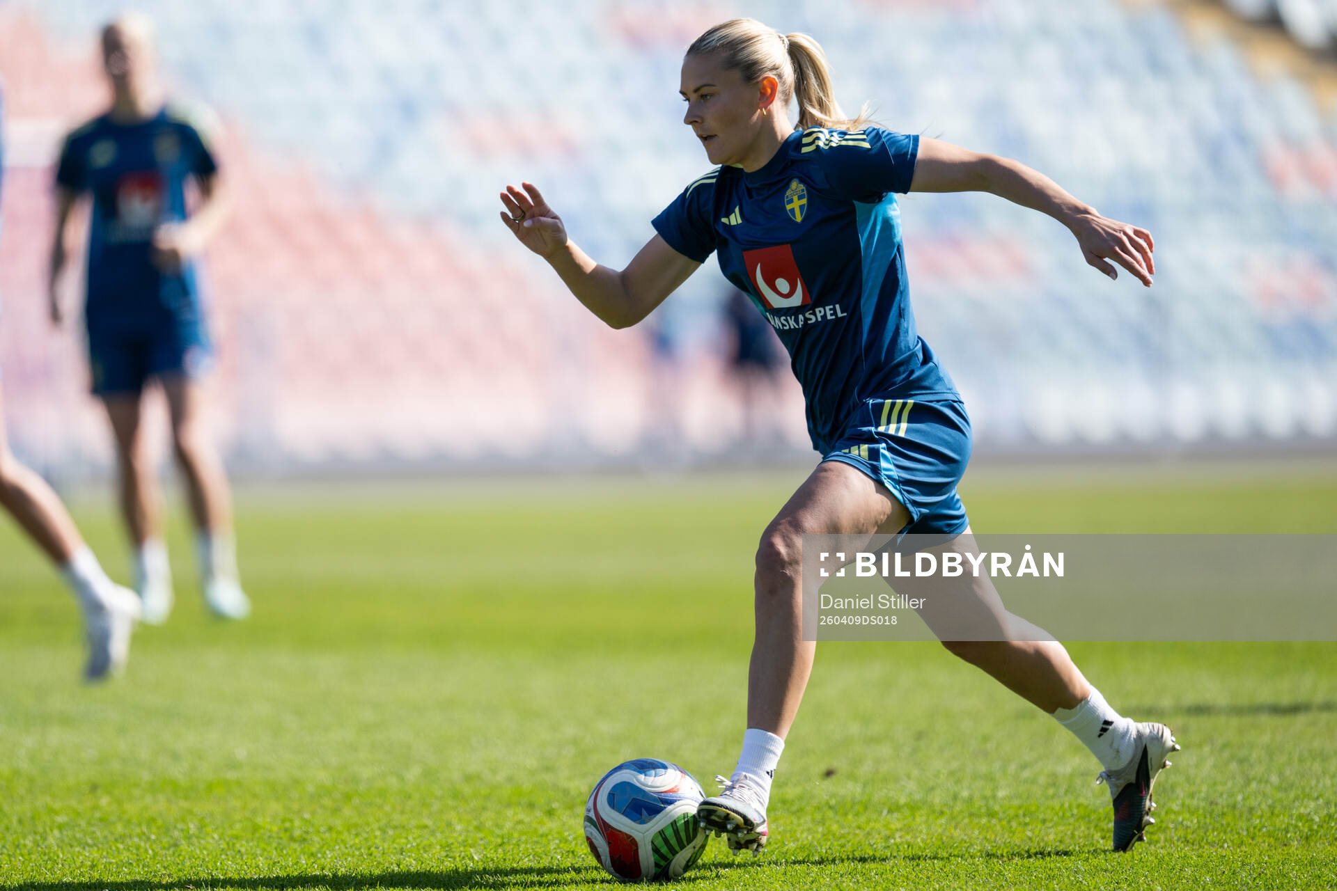 Amanda Nildén at a training session with the women's