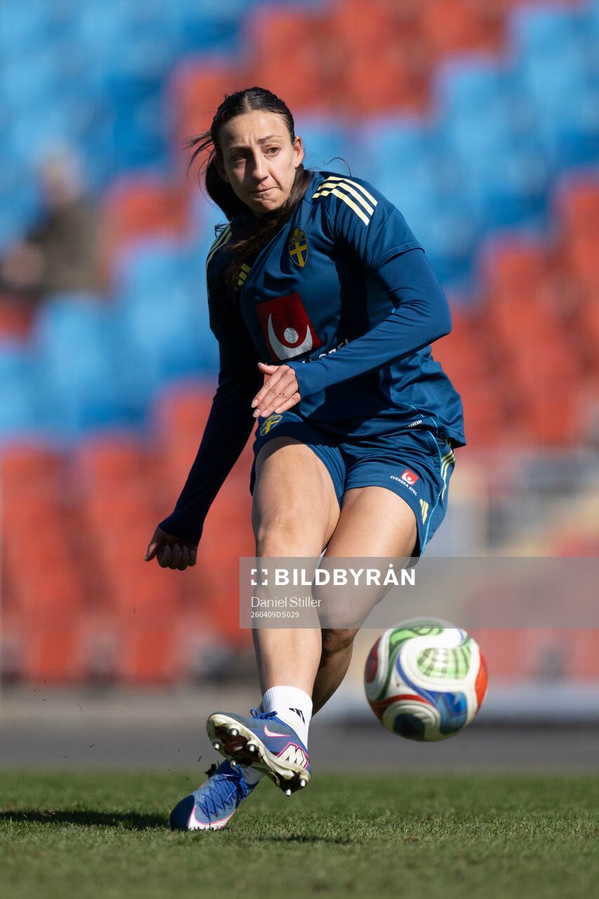 Rosa Kafaji at a training session with the women's national